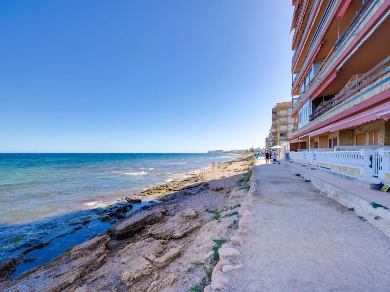 Moderno Apartamento Reformado en Playa de los Náufragos, Torrevieja 3 habitaciones 2 baños