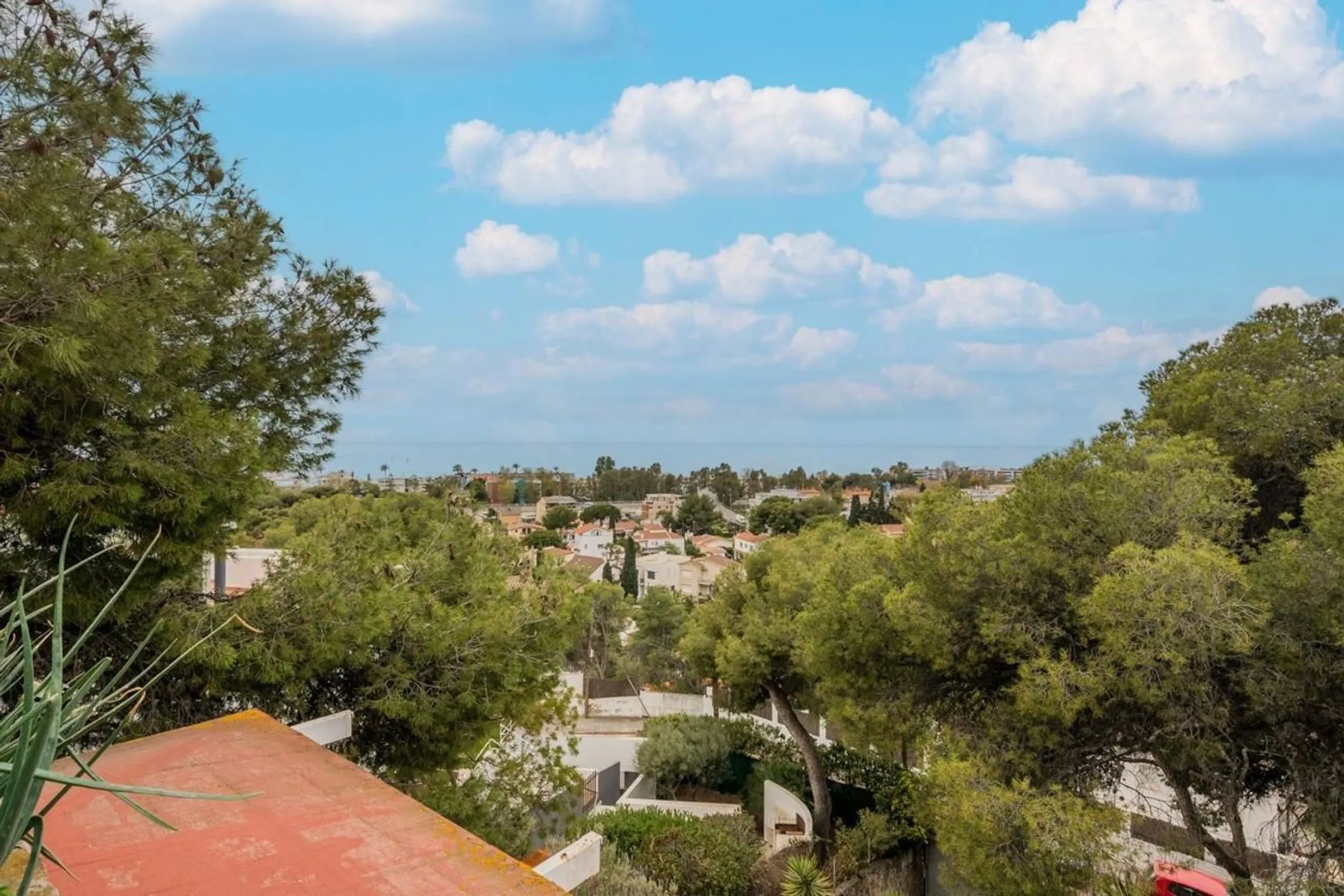 Exclusive villa with sea views and pool in Bellamar, Castelldefels