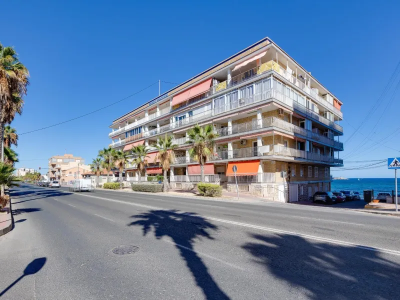 Moderno Apartamento Reformado en Playa de los Náufragos, Torrevieja 3 habitaciones 2 baños