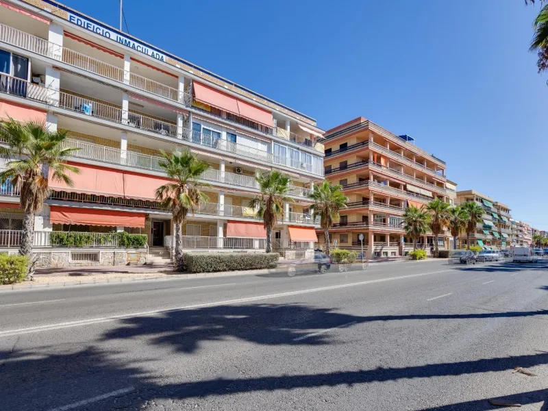 Moderno Apartamento Reformado en Playa de los Náufragos, Torrevieja 3 habitaciones 2 baños