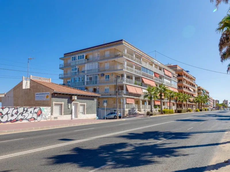 Moderno Apartamento Reformado en Playa de los Náufragos, Torrevieja 3 habitaciones 2 baños