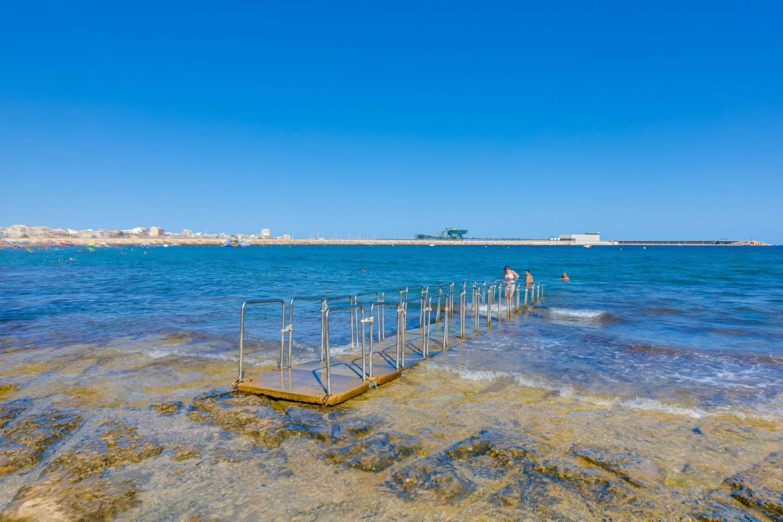 Moderno Apartamento Reformado en Playa de los Náufragos, Torrevieja 3 habitaciones 2 baños
