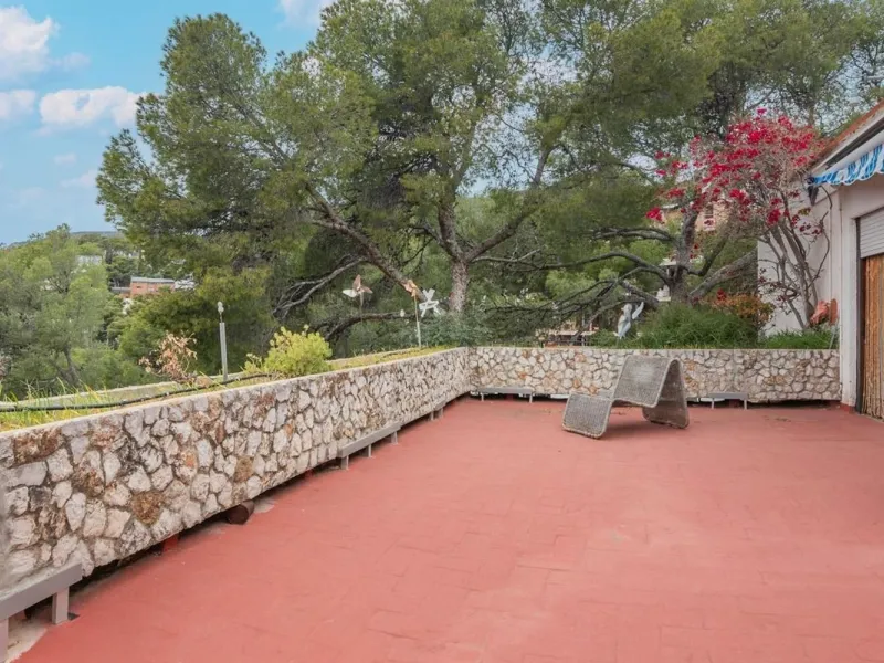 Exclusive villa with sea views and pool in Bellamar, Castelldefels