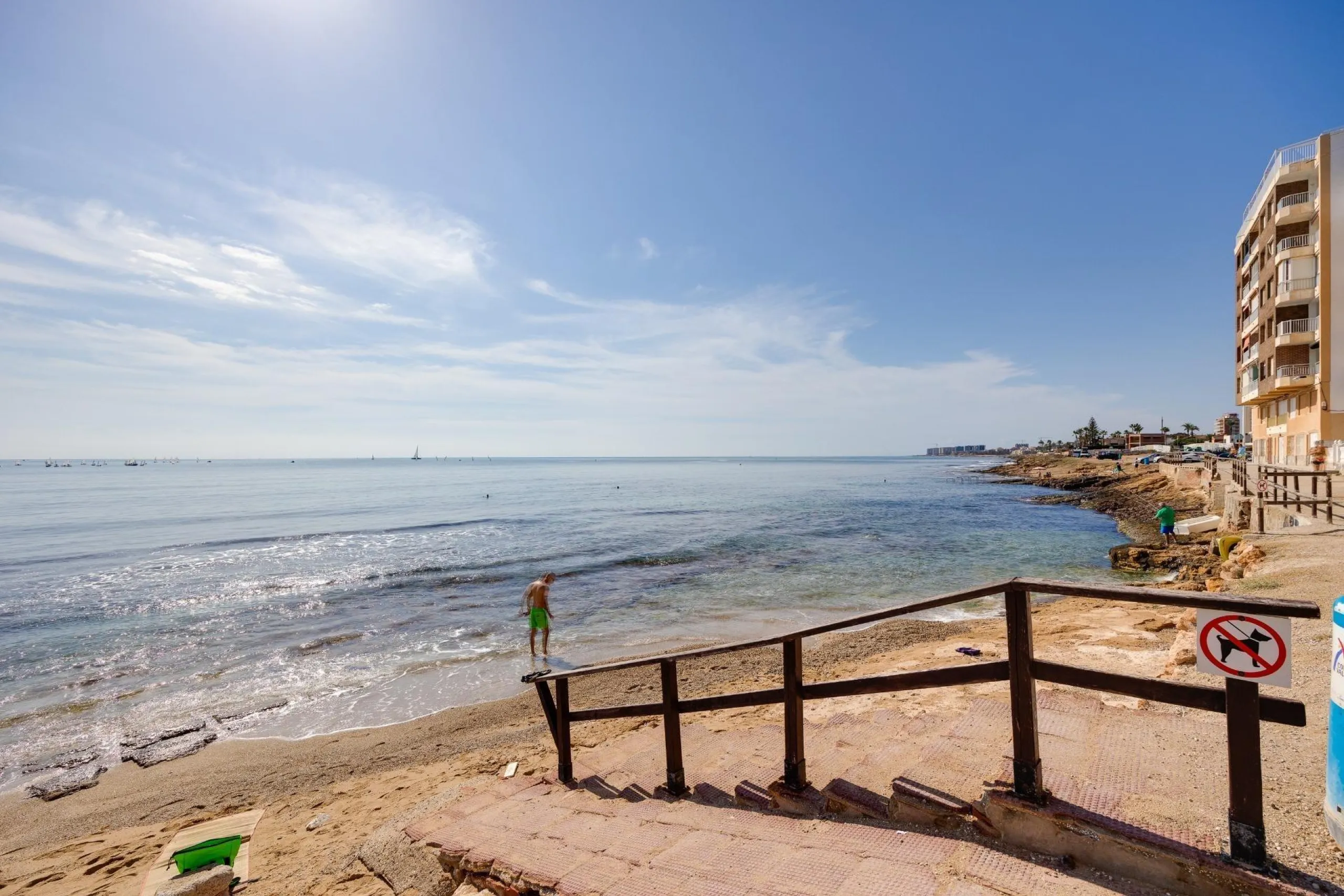 Moderno Apartamento Reformado en Playa de los Náufragos, Torrevieja 3 habitaciones 2 baños