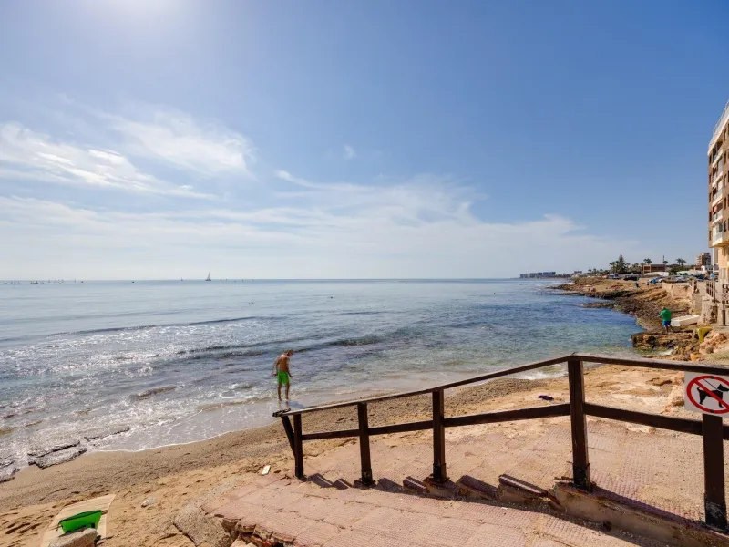 Moderno Apartamento Reformado en Playa de los Náufragos, Torrevieja 3 habitaciones 2 baños