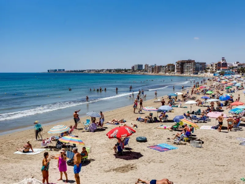 Moderno Apartamento Reformado en Playa de los Náufragos, Torrevieja 3 habitaciones 2 baños