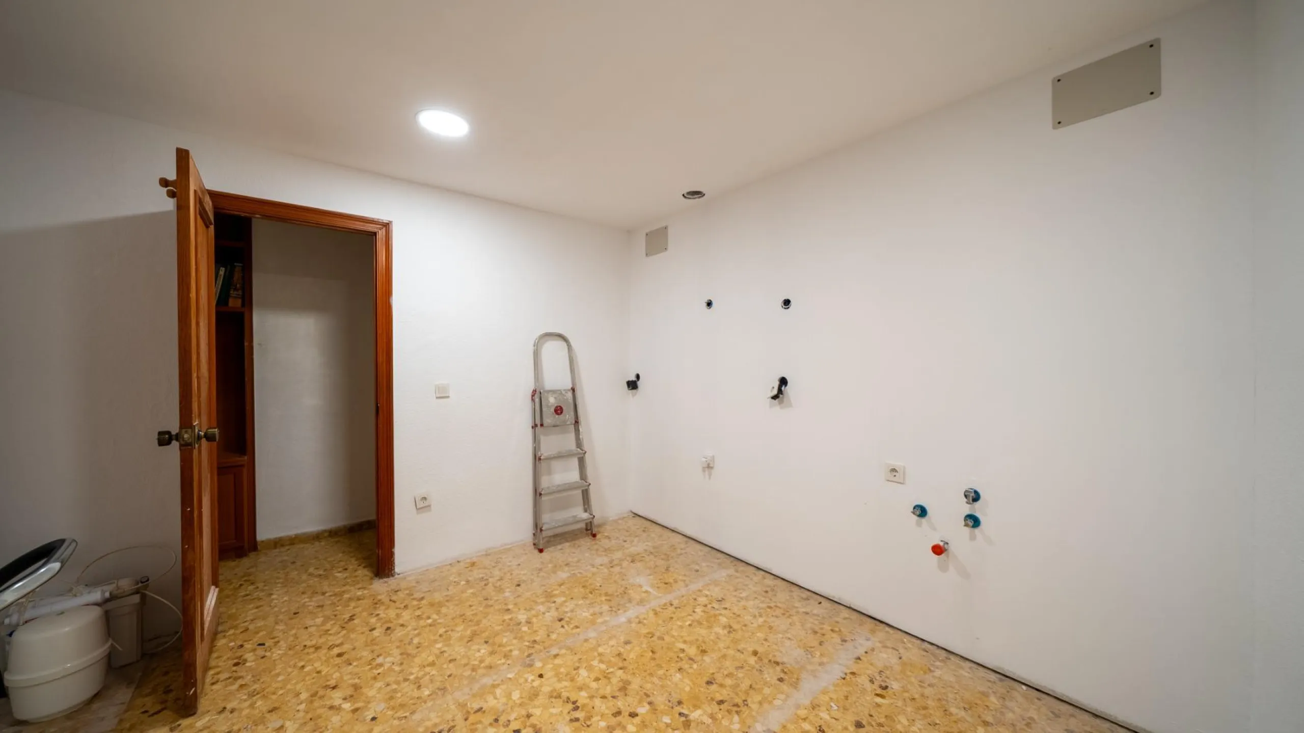 ESTUPENDO PISO EN PRIMERA LINEA JUNTO AL POSTIGUET - VIRGEN DEL SOCORRO