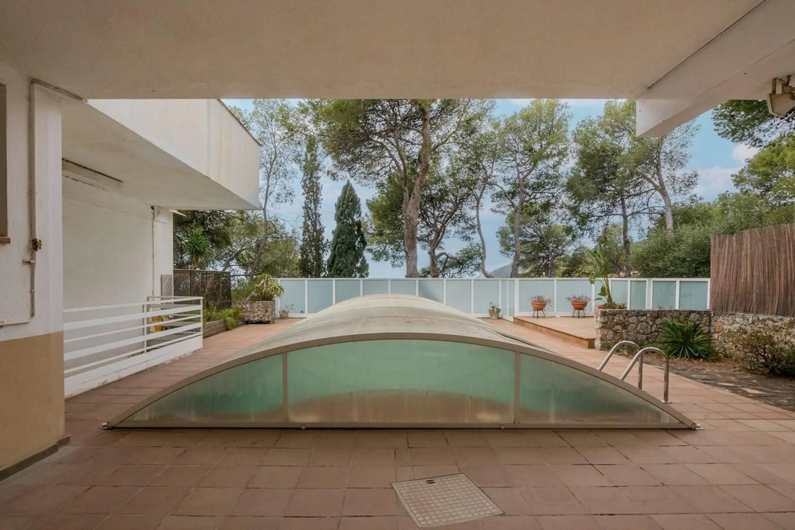Exclusive villa with sea views and pool in Bellamar, Castelldefels