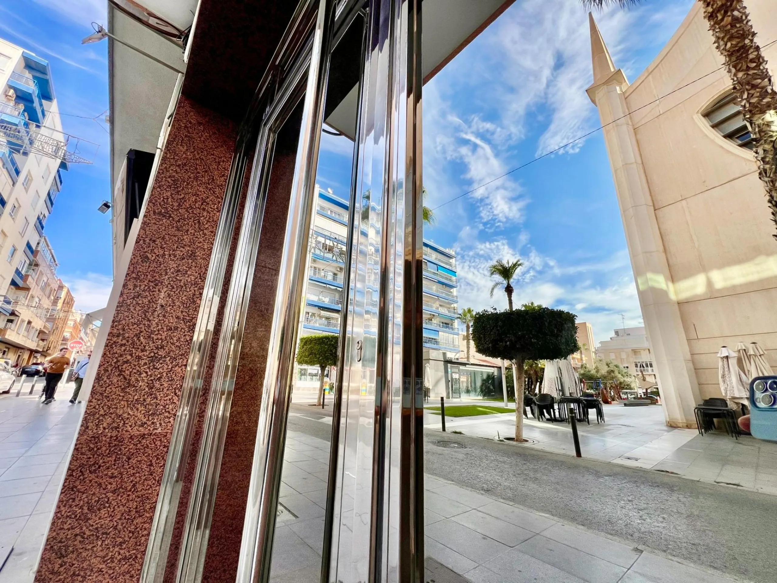 COMFORT, SPACIOUSNESS AND EXCLUSIVITY. 145m2 APARTMENT IN A PRIVILEGED LOCATION WITH A PRIVATE COMMUNITY SOLARIUM OF 60m2