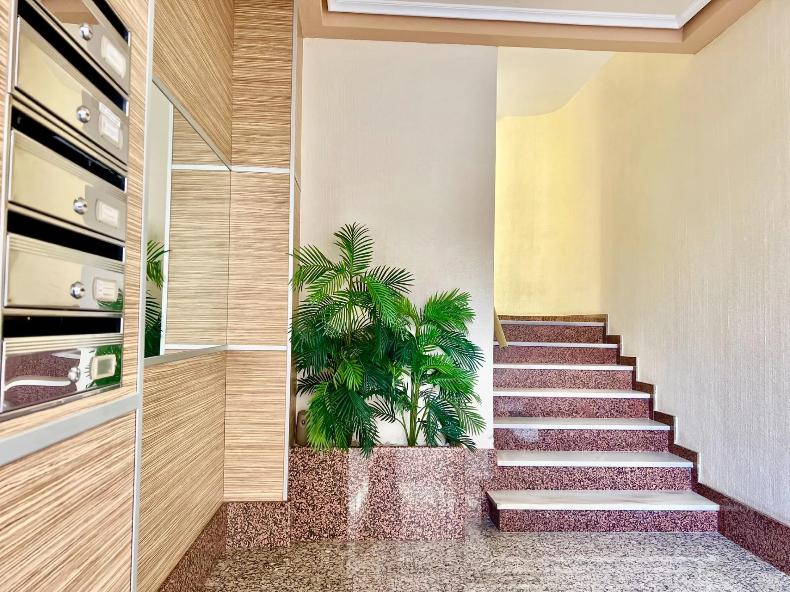 COMFORT, SPACIOUSNESS AND EXCLUSIVITY. 145m2 APARTMENT IN A PRIVILEGED LOCATION WITH A PRIVATE COMMUNITY SOLARIUM OF 60m2