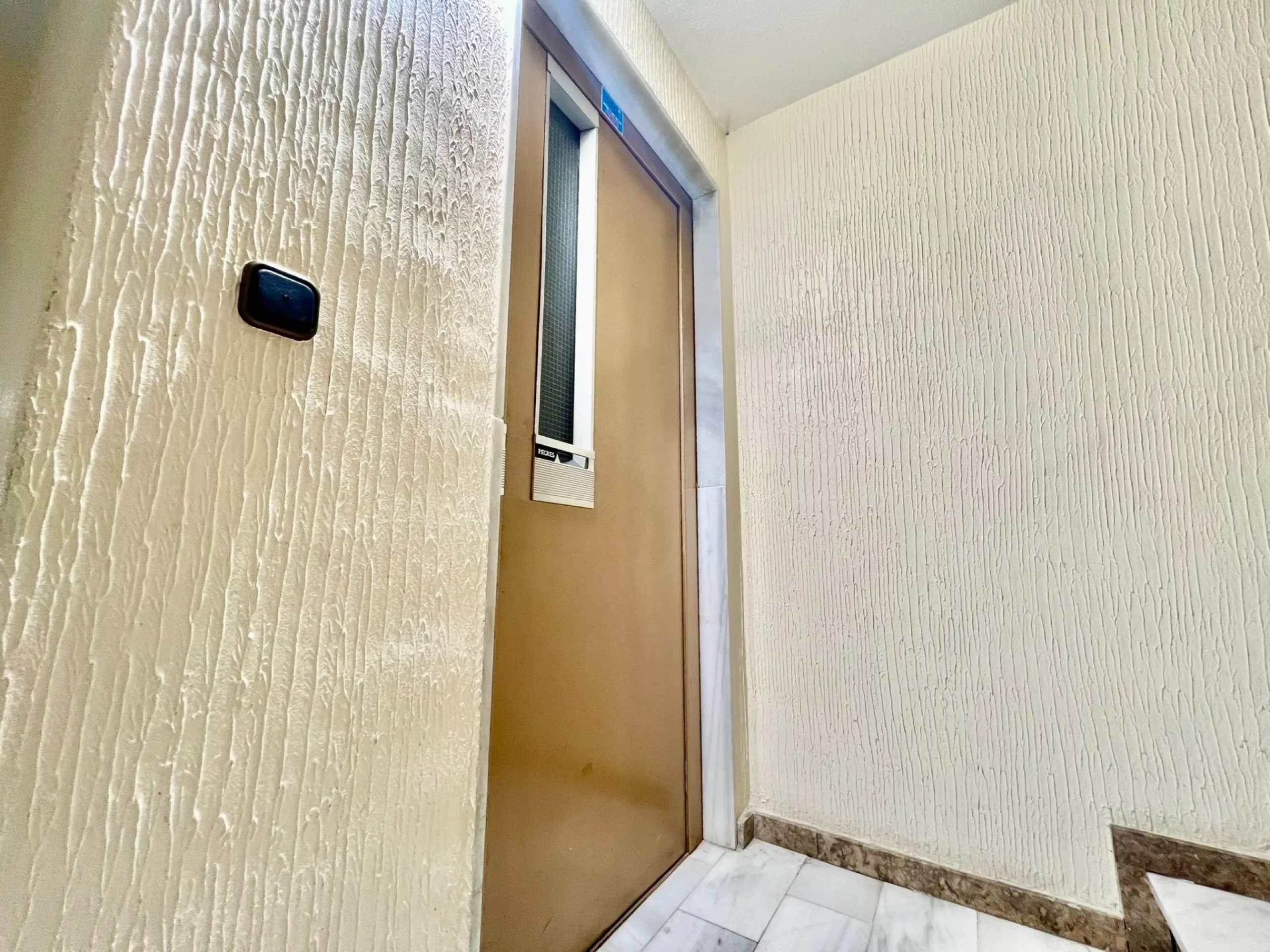 COMFORT, SPACIOUSNESS AND EXCLUSIVITY. 145m2 APARTMENT IN A PRIVILEGED LOCATION WITH A PRIVATE COMMUNITY SOLARIUM OF 60m2