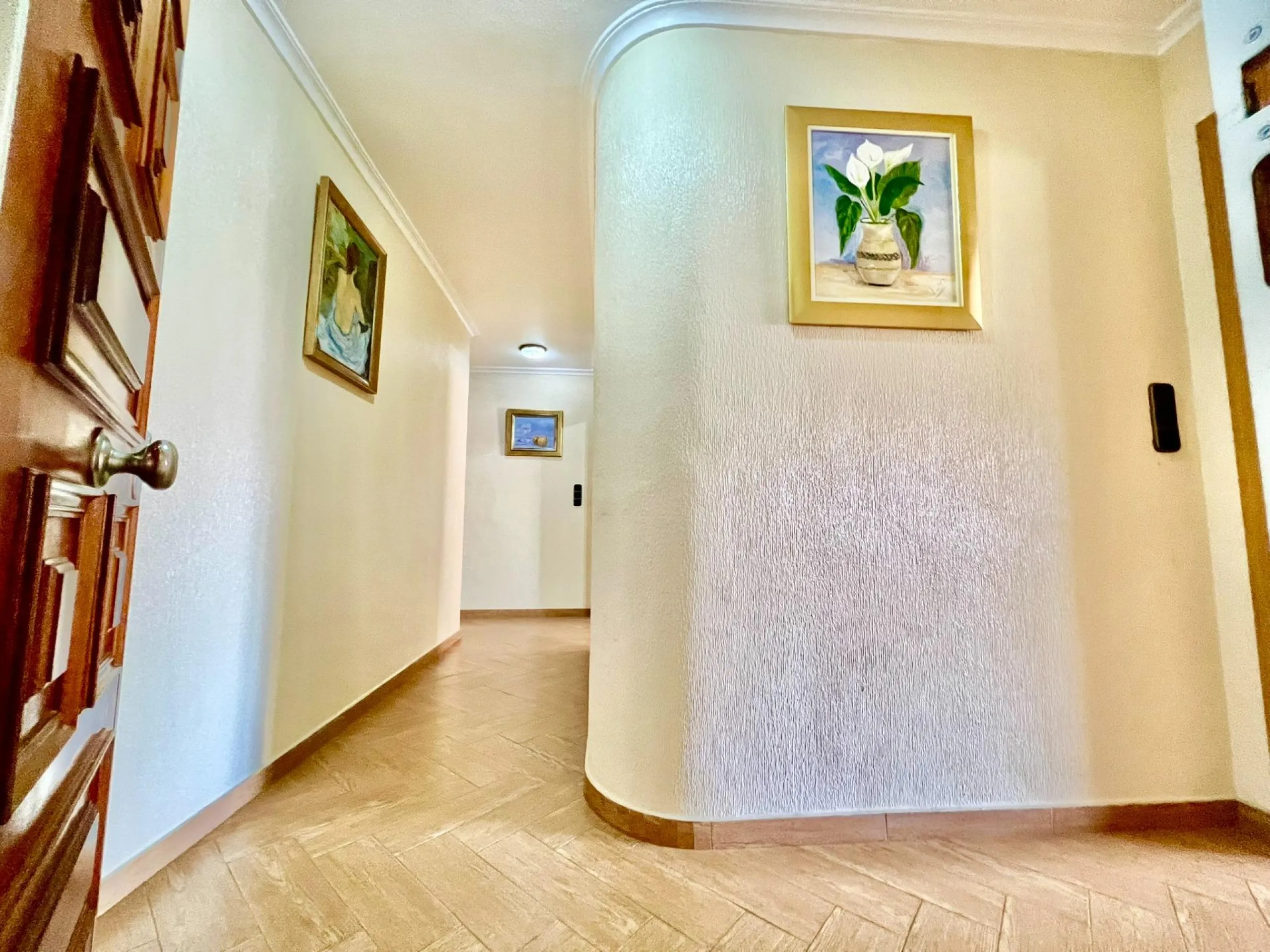COMFORT, SPACIOUSNESS AND EXCLUSIVITY. 145m2 APARTMENT IN A PRIVILEGED LOCATION WITH A PRIVATE COMMUNITY SOLARIUM OF 60m2