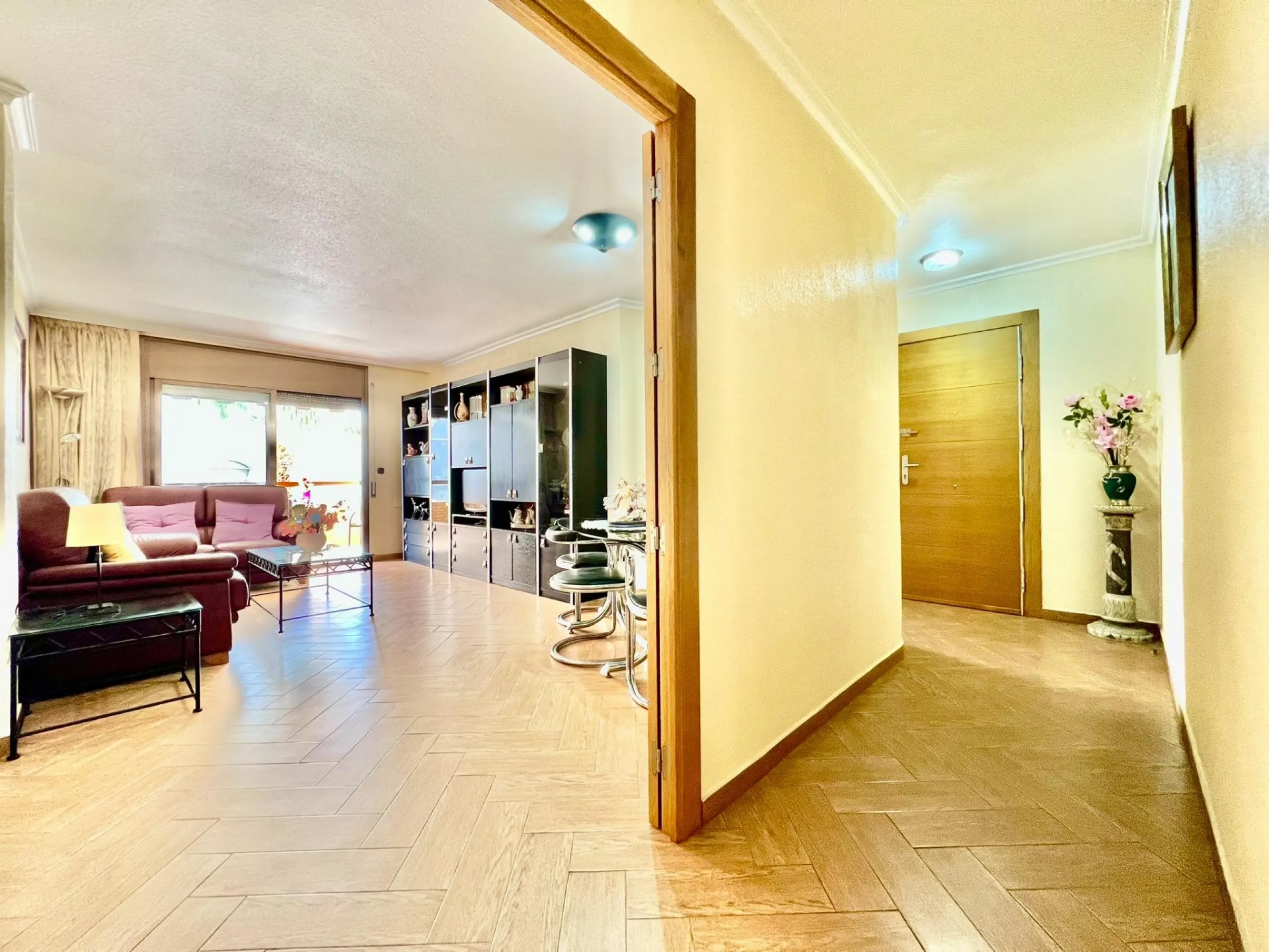 COMFORT, SPACIOUSNESS AND EXCLUSIVITY. 145m2 APARTMENT IN A PRIVILEGED LOCATION WITH A PRIVATE COMMUNITY SOLARIUM OF 60m2