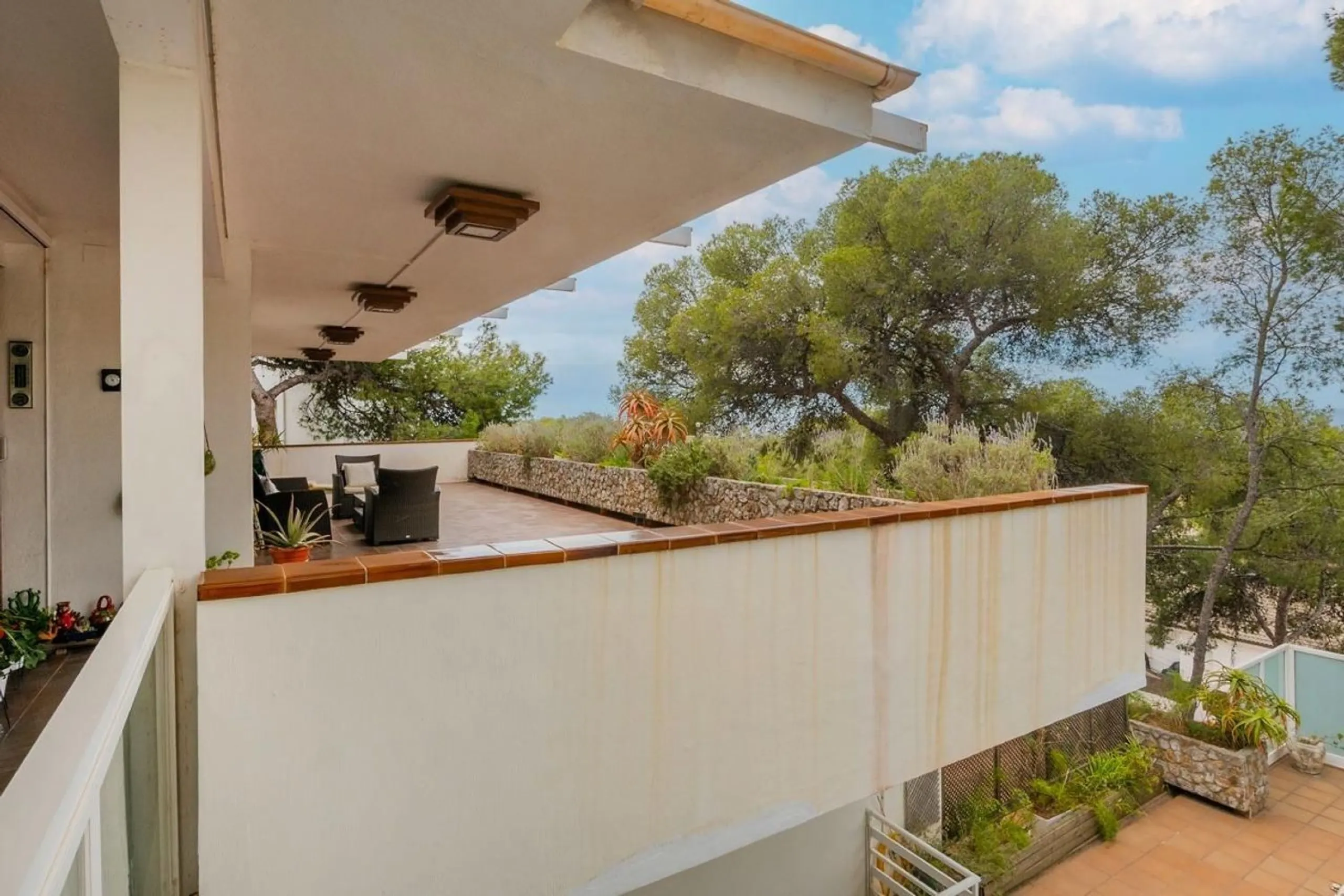 Exclusive villa with sea views and pool in Bellamar, Castelldefels