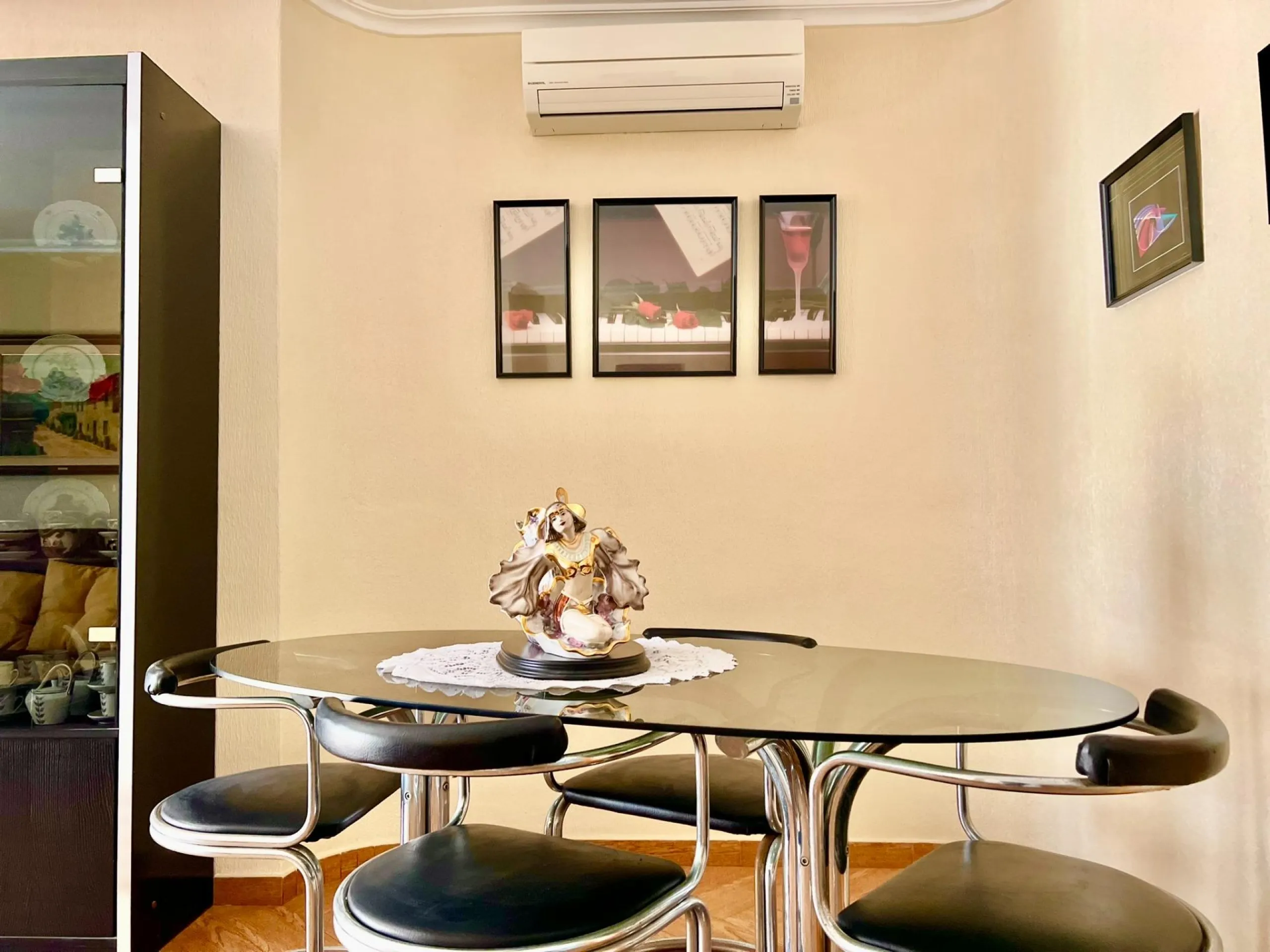 COMFORT, SPACIOUSNESS AND EXCLUSIVITY. 145m2 APARTMENT IN A PRIVILEGED LOCATION WITH A PRIVATE COMMUNITY SOLARIUM OF 60m2