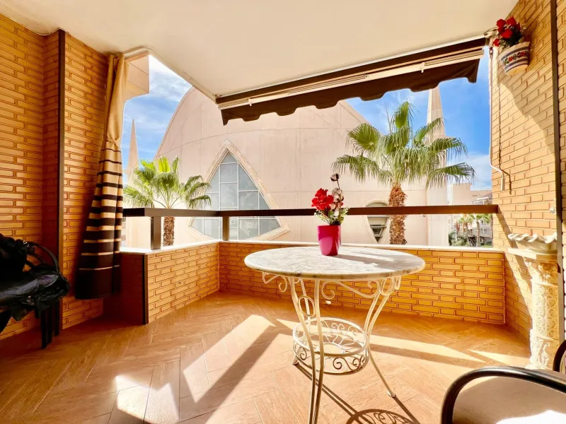 COMFORT, SPACIOUSNESS AND EXCLUSIVITY. 145m2 APARTMENT IN A PRIVILEGED LOCATION WITH A PRIVATE COMMUNITY SOLARIUM OF 60m2