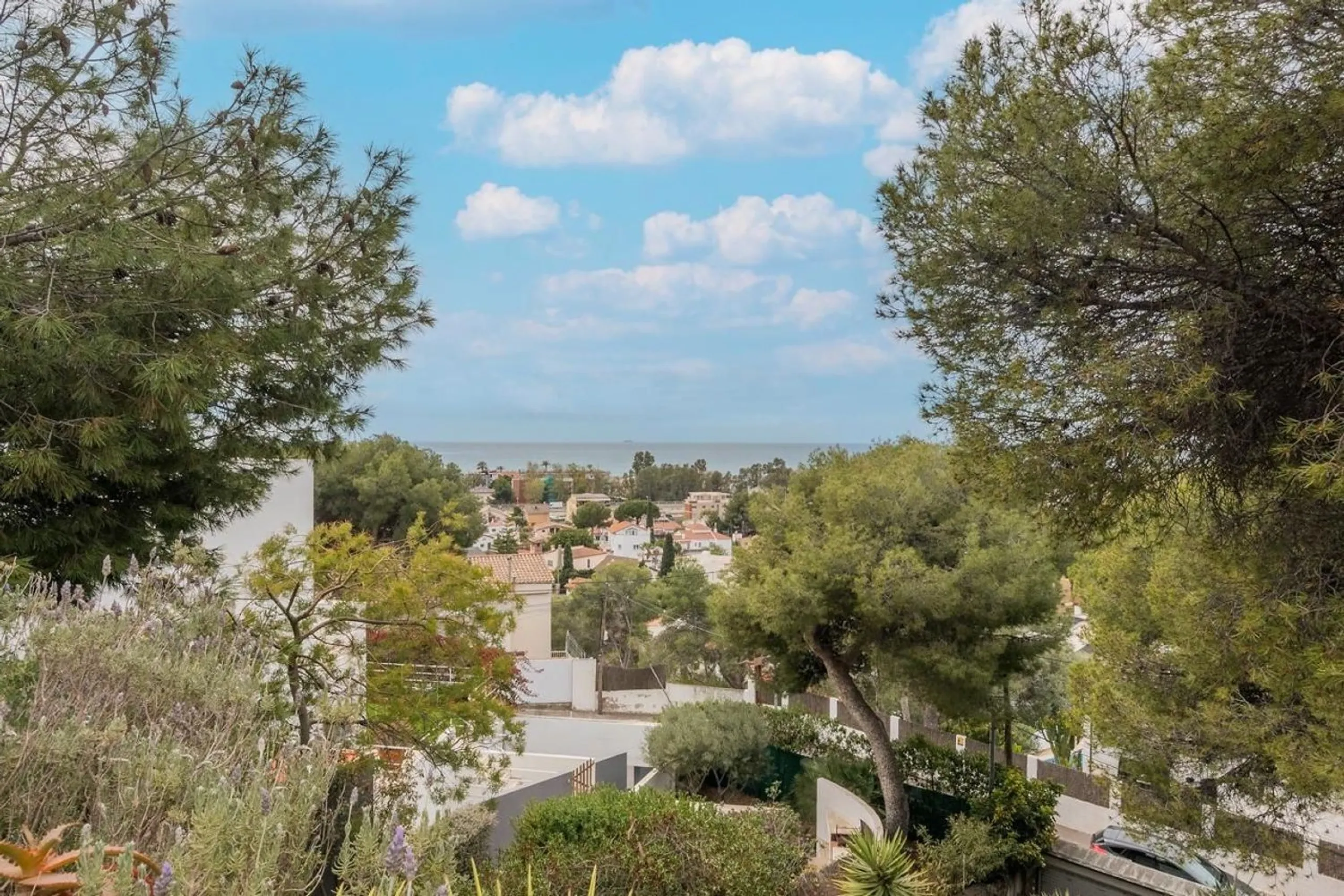 Exclusive villa with sea views and pool in Bellamar, Castelldefels