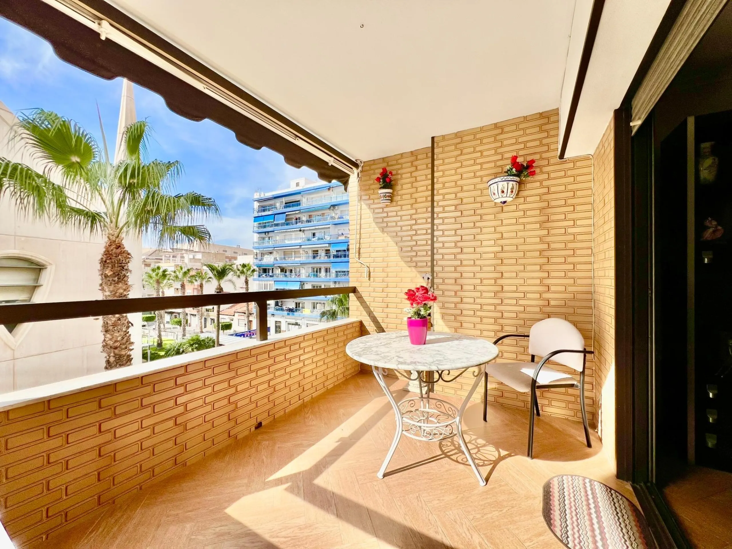 COMFORT, SPACIOUSNESS AND EXCLUSIVITY. 145m2 APARTMENT IN A PRIVILEGED LOCATION WITH A PRIVATE COMMUNITY SOLARIUM OF 60m2