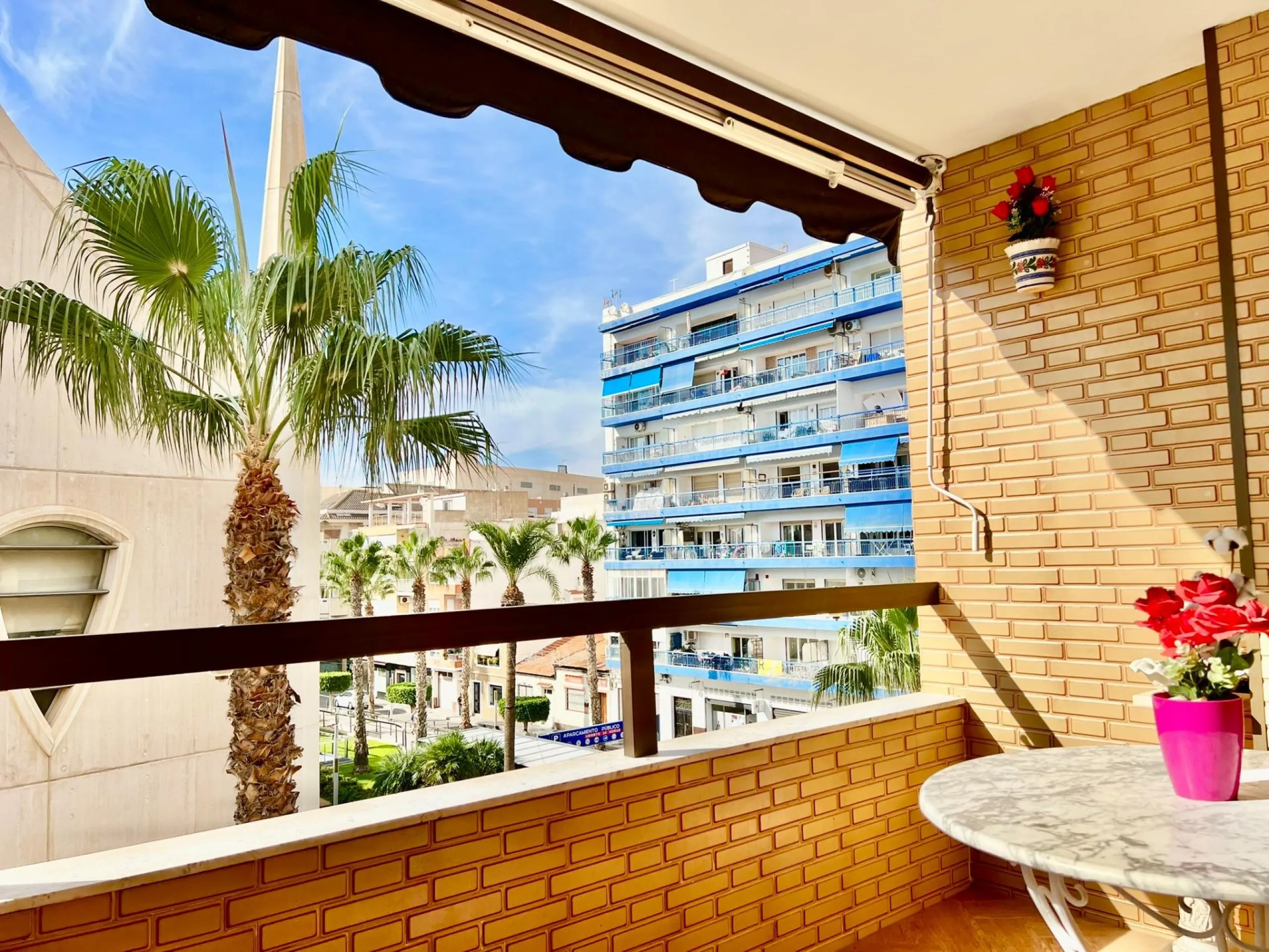COMFORT, SPACIOUSNESS AND EXCLUSIVITY. 145m2 APARTMENT IN A PRIVILEGED LOCATION WITH A PRIVATE COMMUNITY SOLARIUM OF 60m2