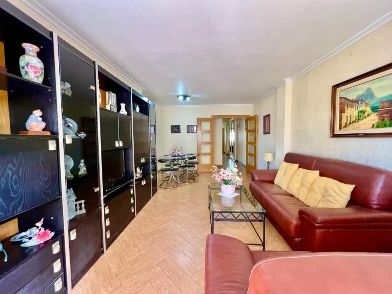 COMFORT, SPACIOUSNESS AND EXCLUSIVITY. 145m2 APARTMENT IN A PRIVILEGED LOCATION WITH A PRIVATE COMMUNITY SOLARIUM OF 60m2