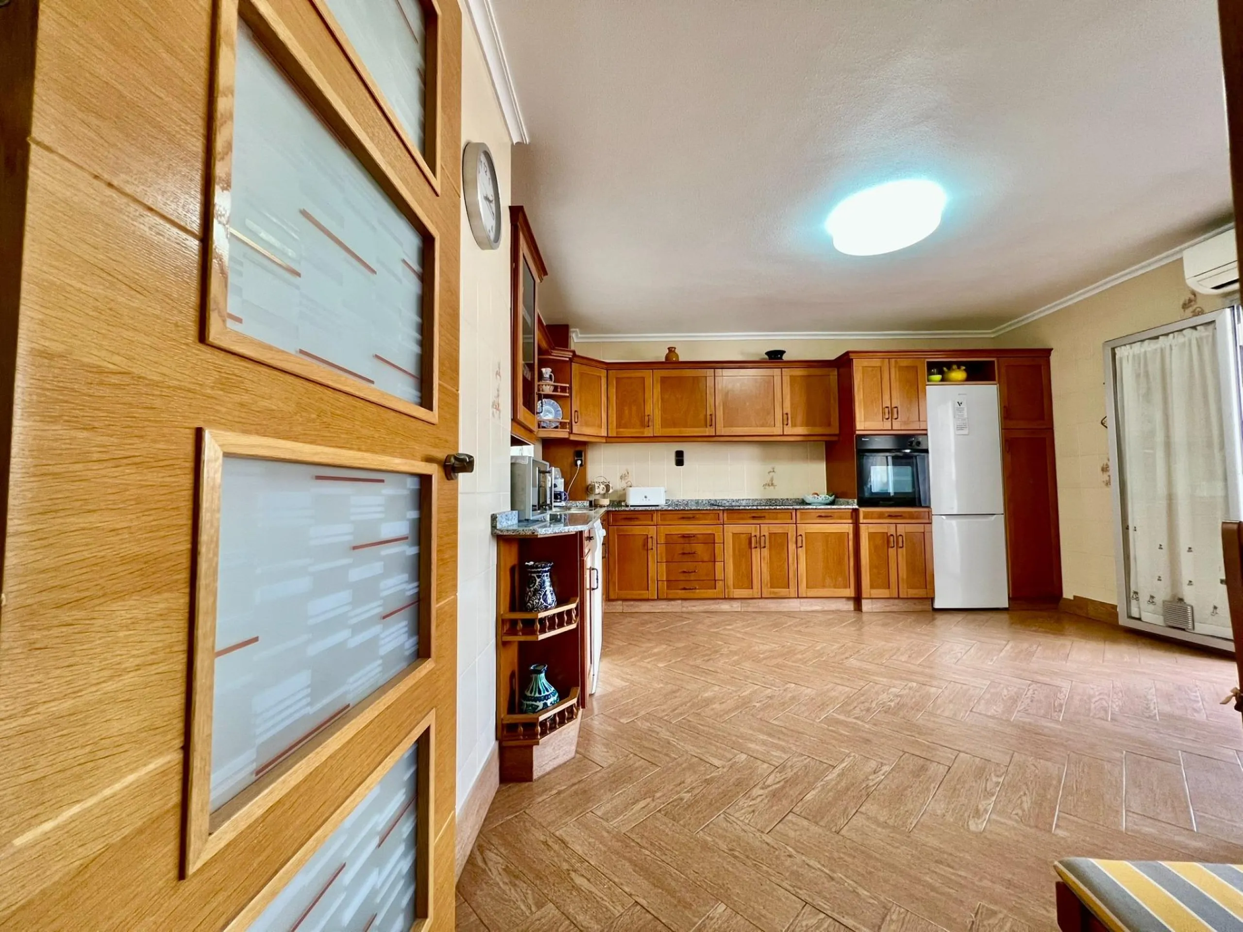 COMFORT, SPACIOUSNESS AND EXCLUSIVITY. 145m2 APARTMENT IN A PRIVILEGED LOCATION WITH A PRIVATE COMMUNITY SOLARIUM OF 60m2