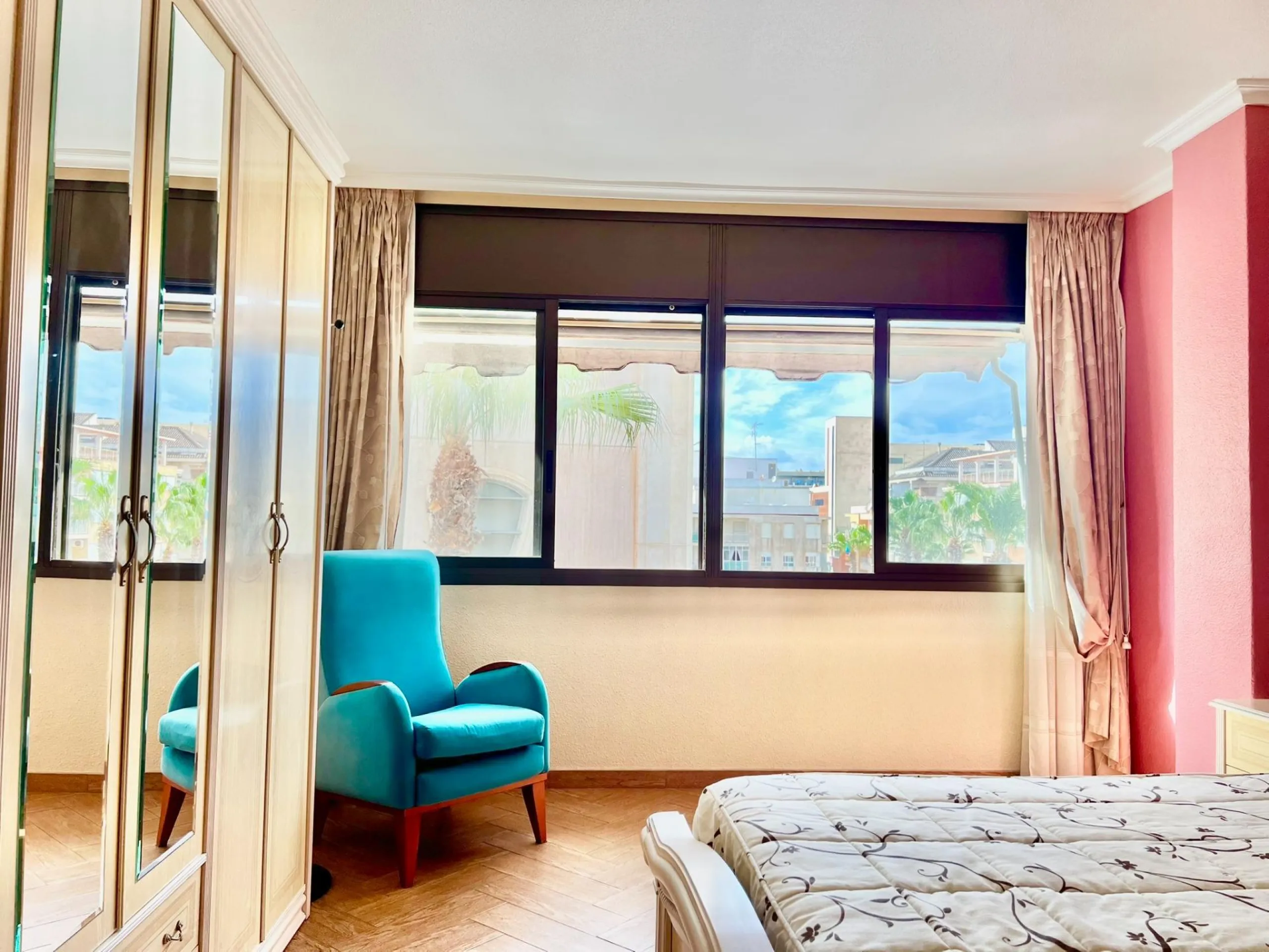 COMFORT, SPACIOUSNESS AND EXCLUSIVITY. 145m2 APARTMENT IN A PRIVILEGED LOCATION WITH A PRIVATE COMMUNITY SOLARIUM OF 60m2