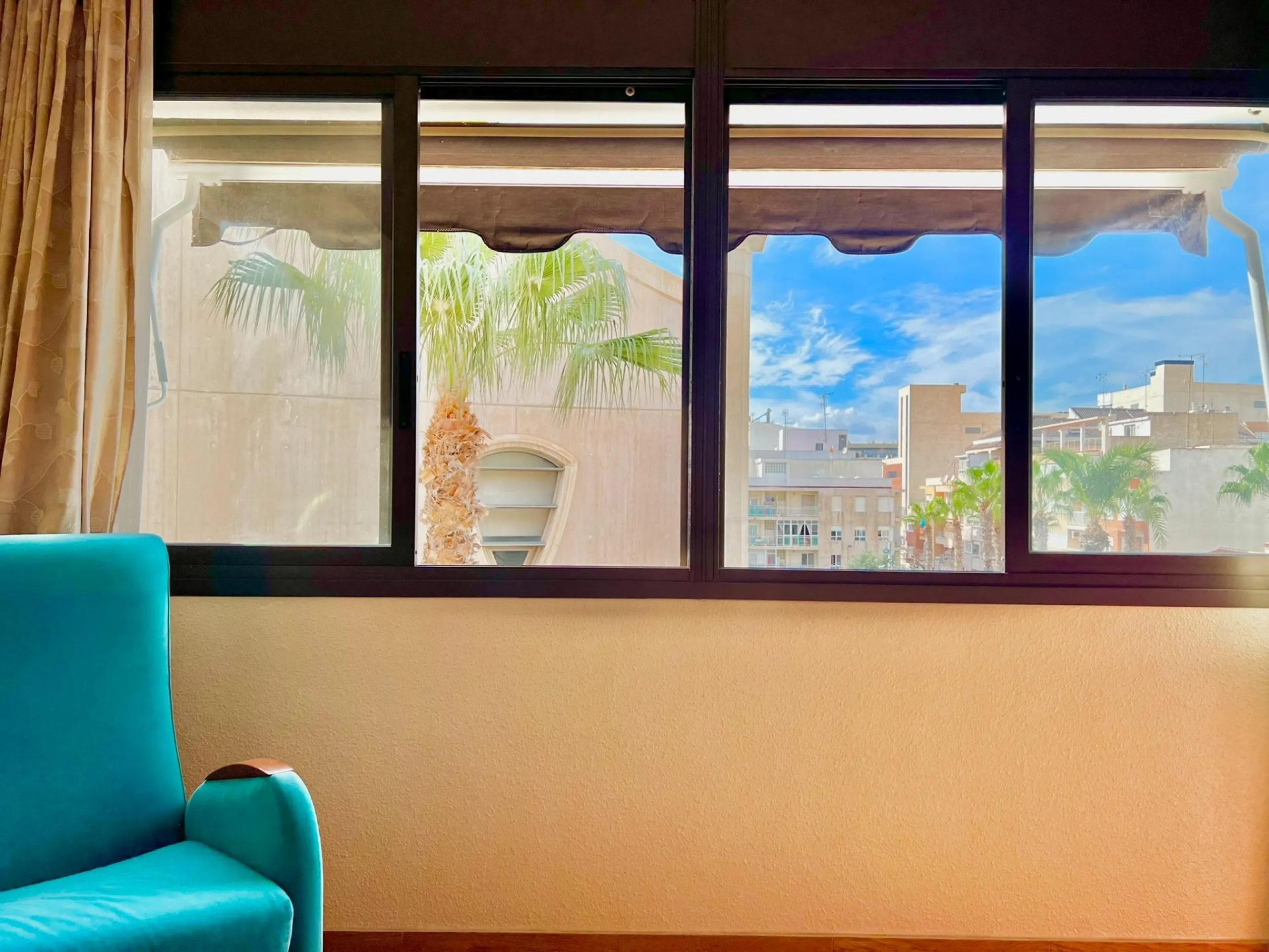 COMFORT, SPACIOUSNESS AND EXCLUSIVITY. 145m2 APARTMENT IN A PRIVILEGED LOCATION WITH A PRIVATE COMMUNITY SOLARIUM OF 60m2