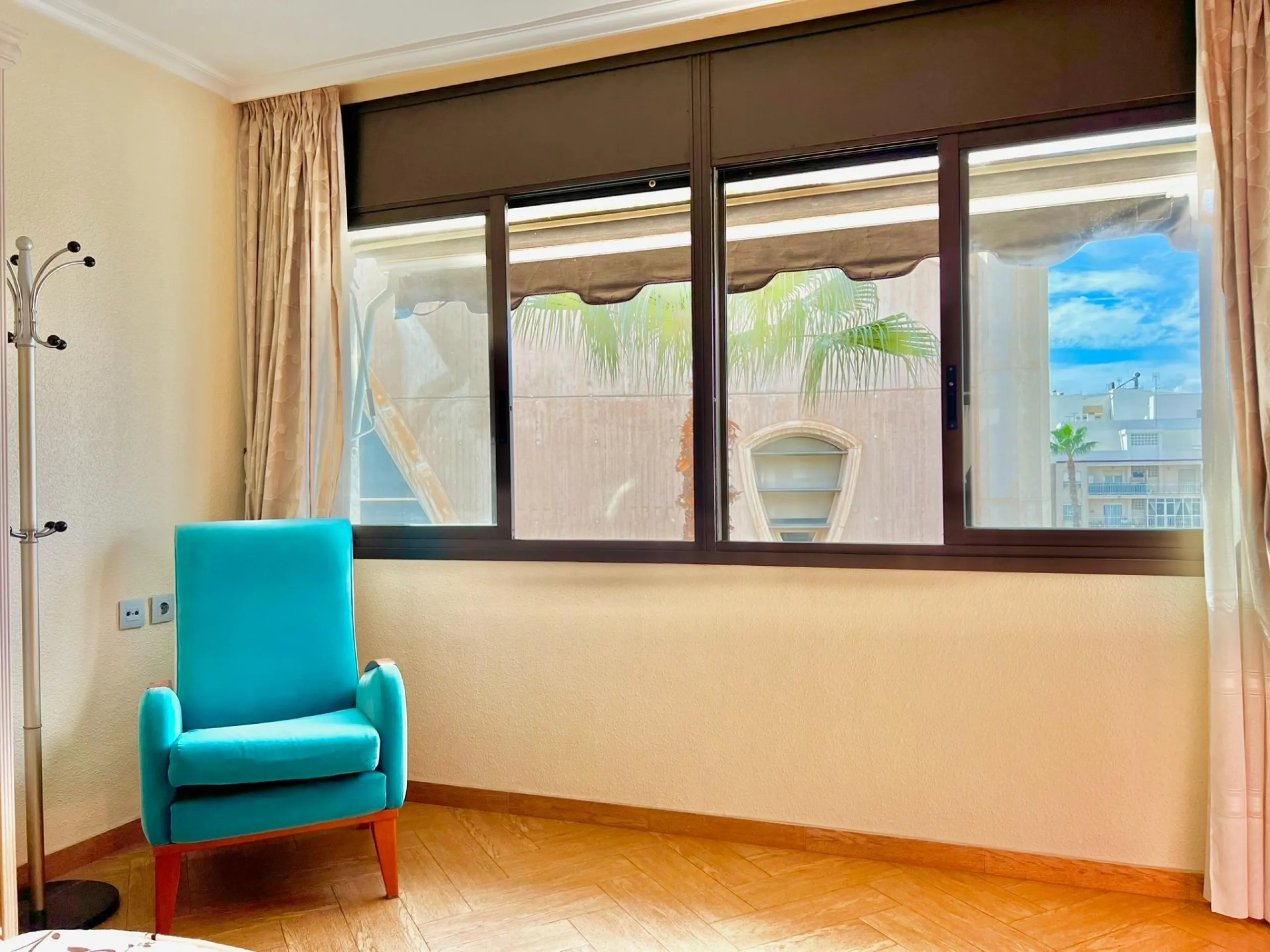 COMFORT, SPACIOUSNESS AND EXCLUSIVITY. 145m2 APARTMENT IN A PRIVILEGED LOCATION WITH A PRIVATE COMMUNITY SOLARIUM OF 60m2