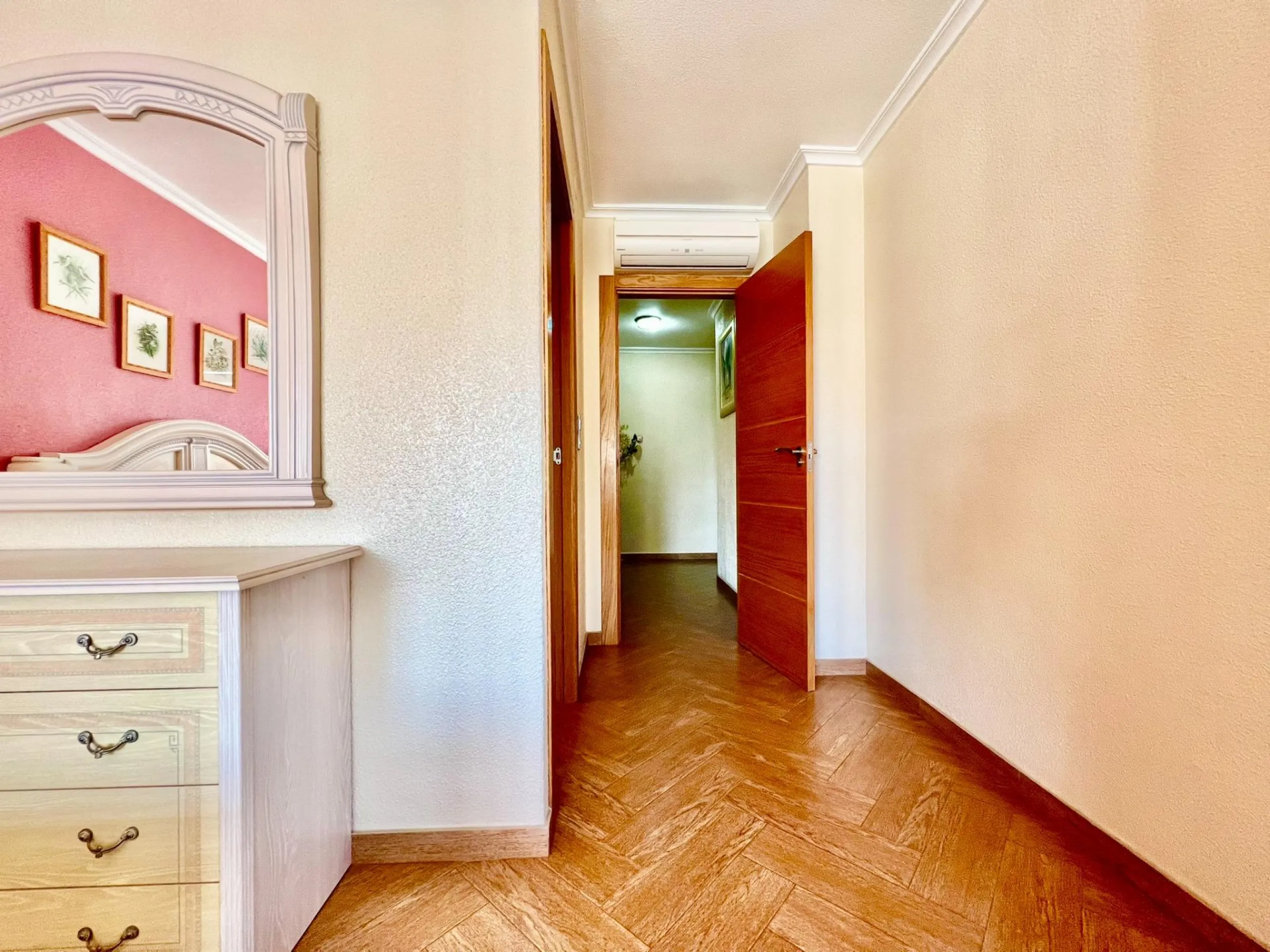 COMFORT, SPACIOUSNESS AND EXCLUSIVITY. 145m2 APARTMENT IN A PRIVILEGED LOCATION WITH A PRIVATE COMMUNITY SOLARIUM OF 60m2
