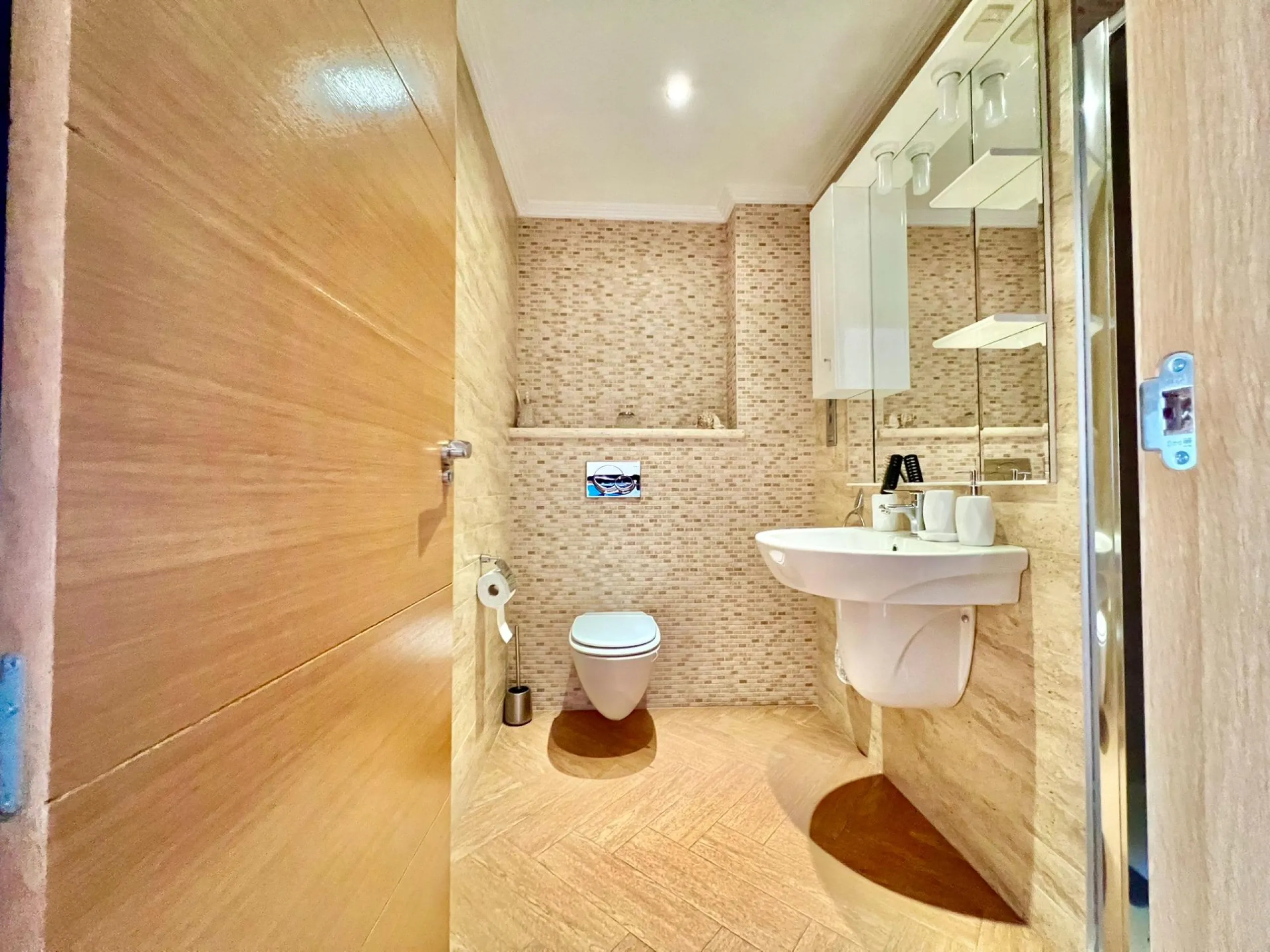 COMFORT, SPACIOUSNESS AND EXCLUSIVITY. 145m2 APARTMENT IN A PRIVILEGED LOCATION WITH A PRIVATE COMMUNITY SOLARIUM OF 60m2