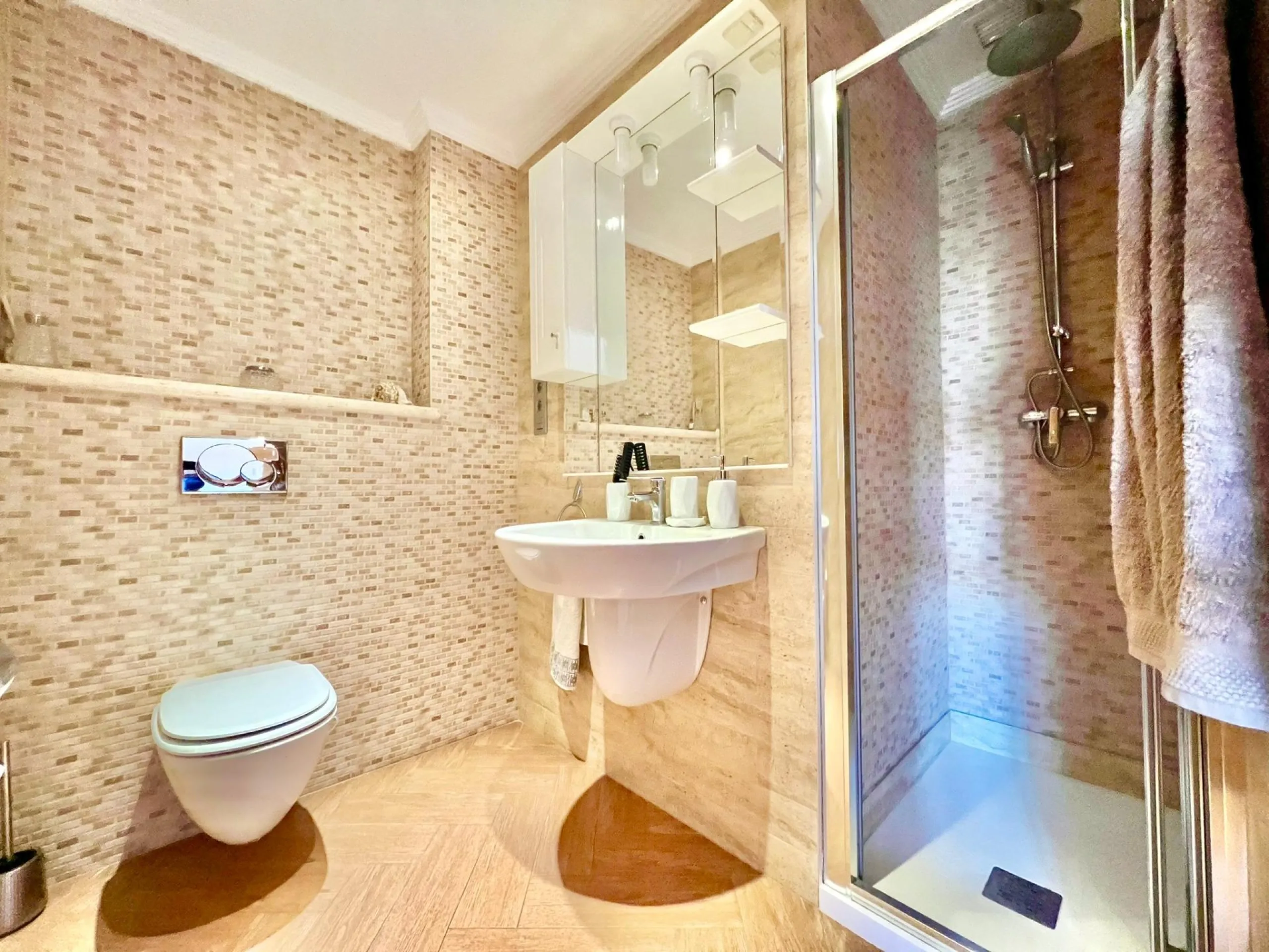 COMFORT, SPACIOUSNESS AND EXCLUSIVITY. 145m2 APARTMENT IN A PRIVILEGED LOCATION WITH A PRIVATE COMMUNITY SOLARIUM OF 60m2