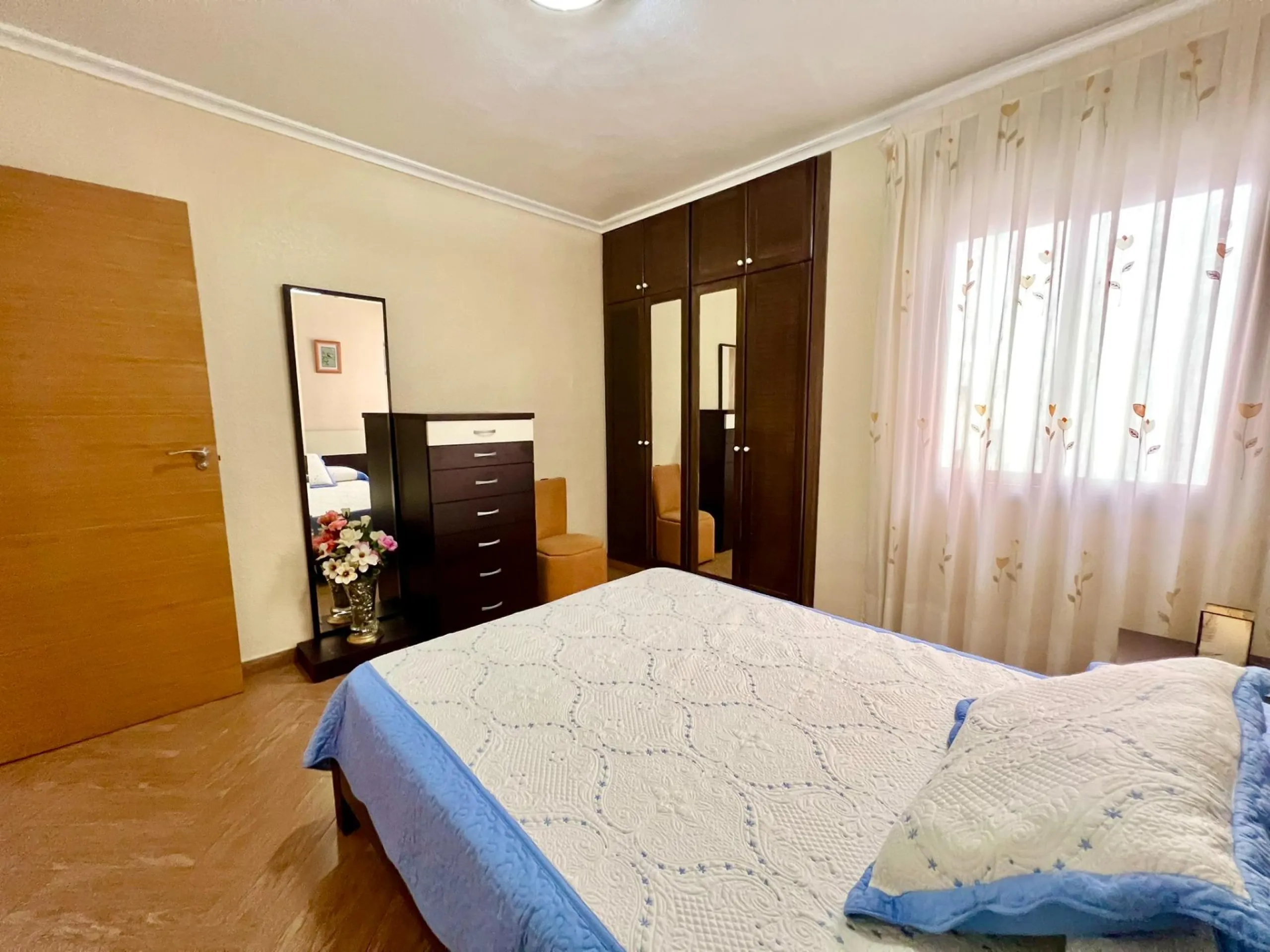 COMFORT, SPACIOUSNESS AND EXCLUSIVITY. 145m2 APARTMENT IN A PRIVILEGED LOCATION WITH A PRIVATE COMMUNITY SOLARIUM OF 60m2