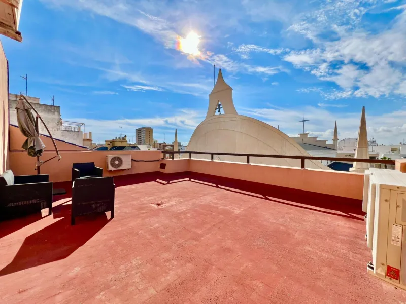 COMFORT, SPACIOUSNESS AND EXCLUSIVITY. 145m2 APARTMENT IN A PRIVILEGED LOCATION WITH A PRIVATE COMMUNITY SOLARIUM OF 60m2