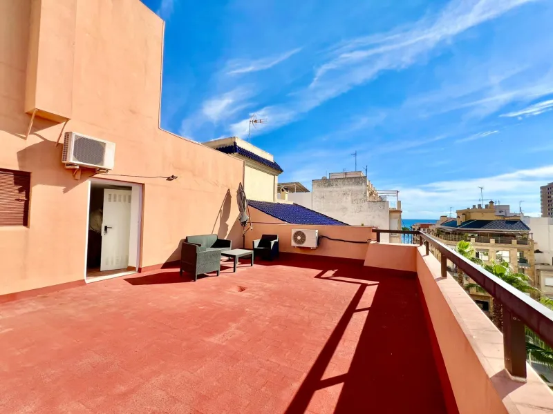 COMFORT, SPACIOUSNESS AND EXCLUSIVITY. 145m2 APARTMENT IN A PRIVILEGED LOCATION WITH A PRIVATE COMMUNITY SOLARIUM OF 60m2