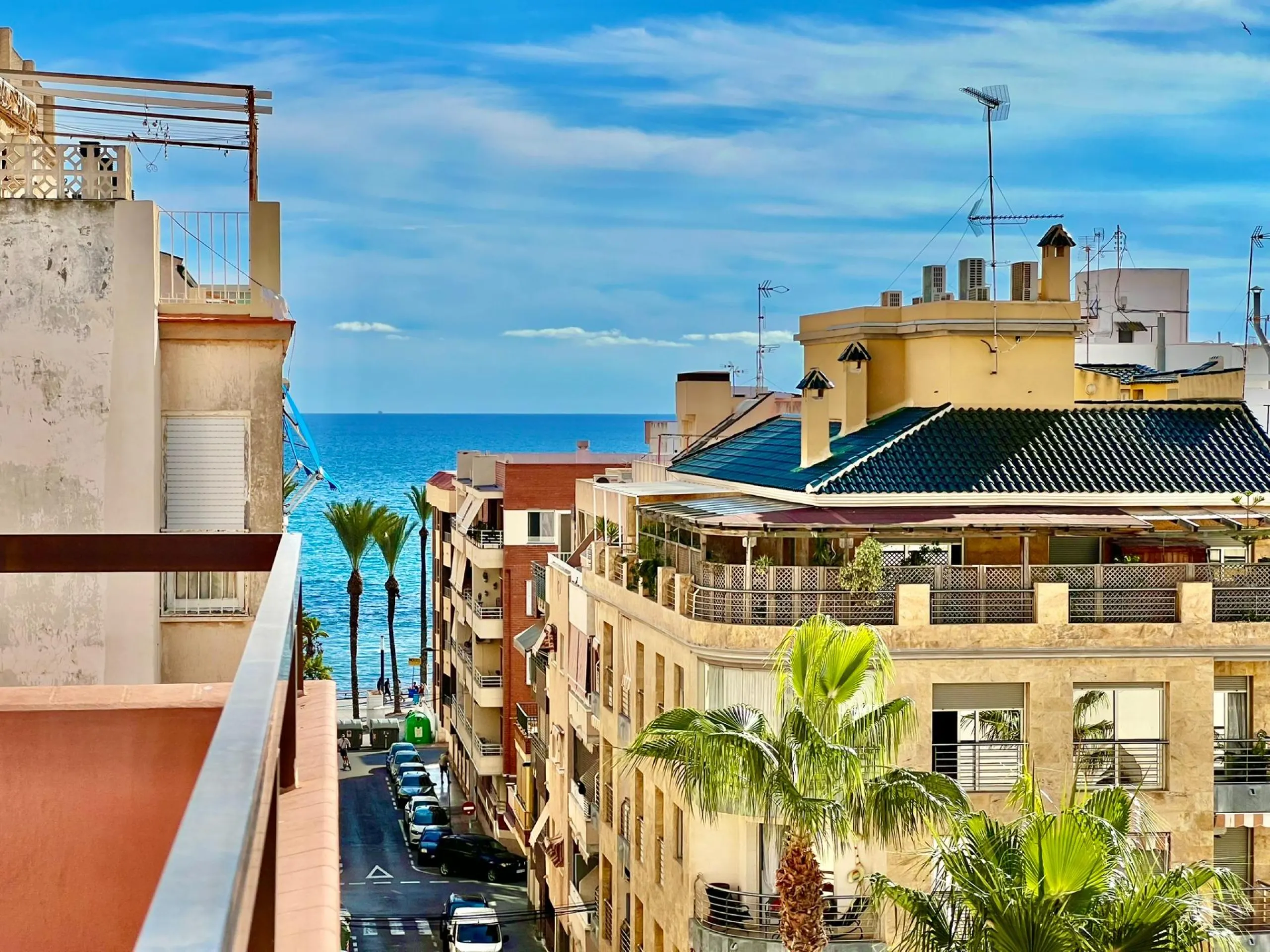 COMFORT, SPACIOUSNESS AND EXCLUSIVITY. 145m2 APARTMENT IN A PRIVILEGED LOCATION WITH A PRIVATE COMMUNITY SOLARIUM OF 60m2