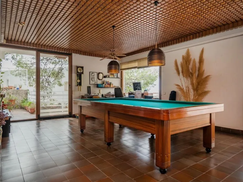 Exclusive villa with sea views and pool in Bellamar, Castelldefels