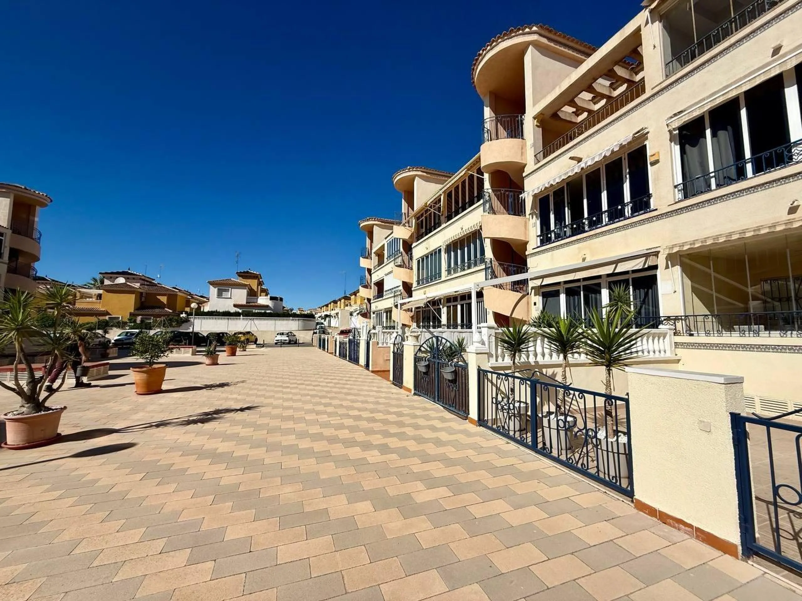 Exclusivo apartamento con 2 dormitorios, 1 baño y piscina
