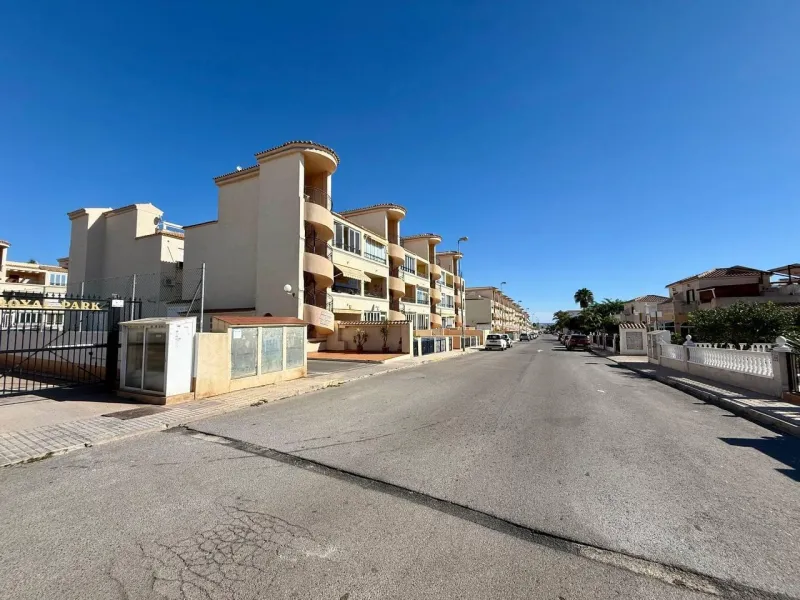 Exclusivo apartamento con 2 dormitorios, 1 baño y piscina