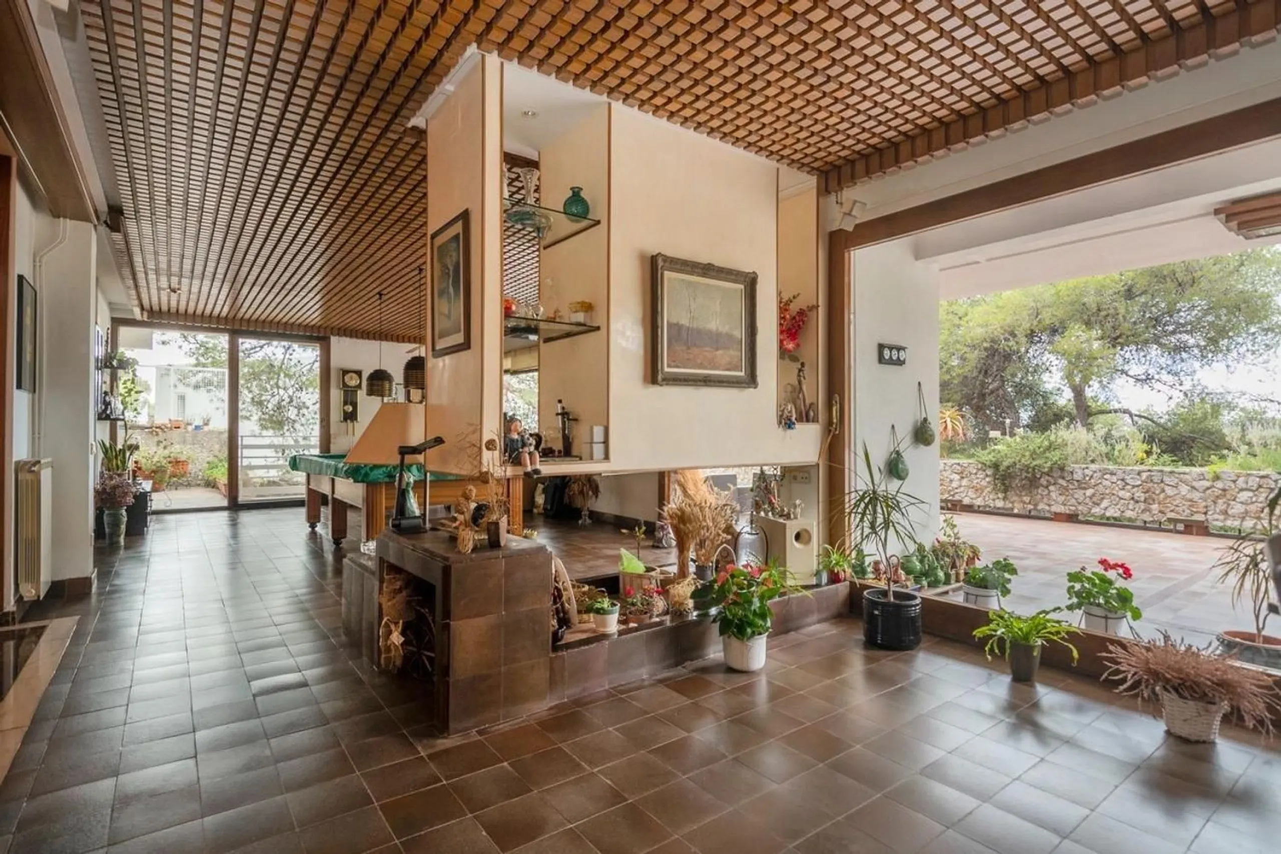 Exclusive villa with sea views and pool in Bellamar, Castelldefels