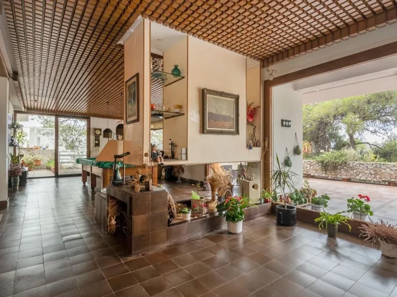 Exclusive villa with sea views and pool in Bellamar, Castelldefels