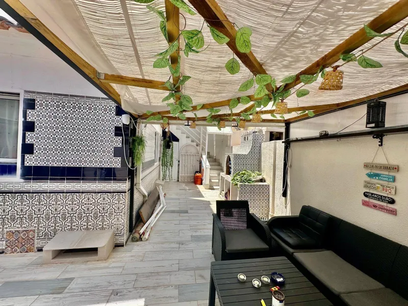 ADOSADO REFORMADO 2 PLANTAS CON ENTRADAS INDEPENDIENTES