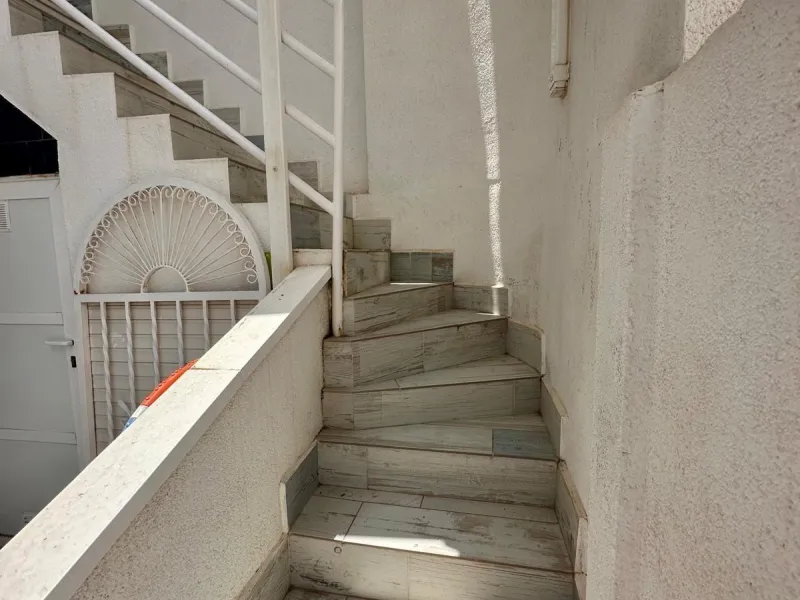 ADOSADO REFORMADO 2 PLANTAS CON ENTRADAS INDEPENDIENTES