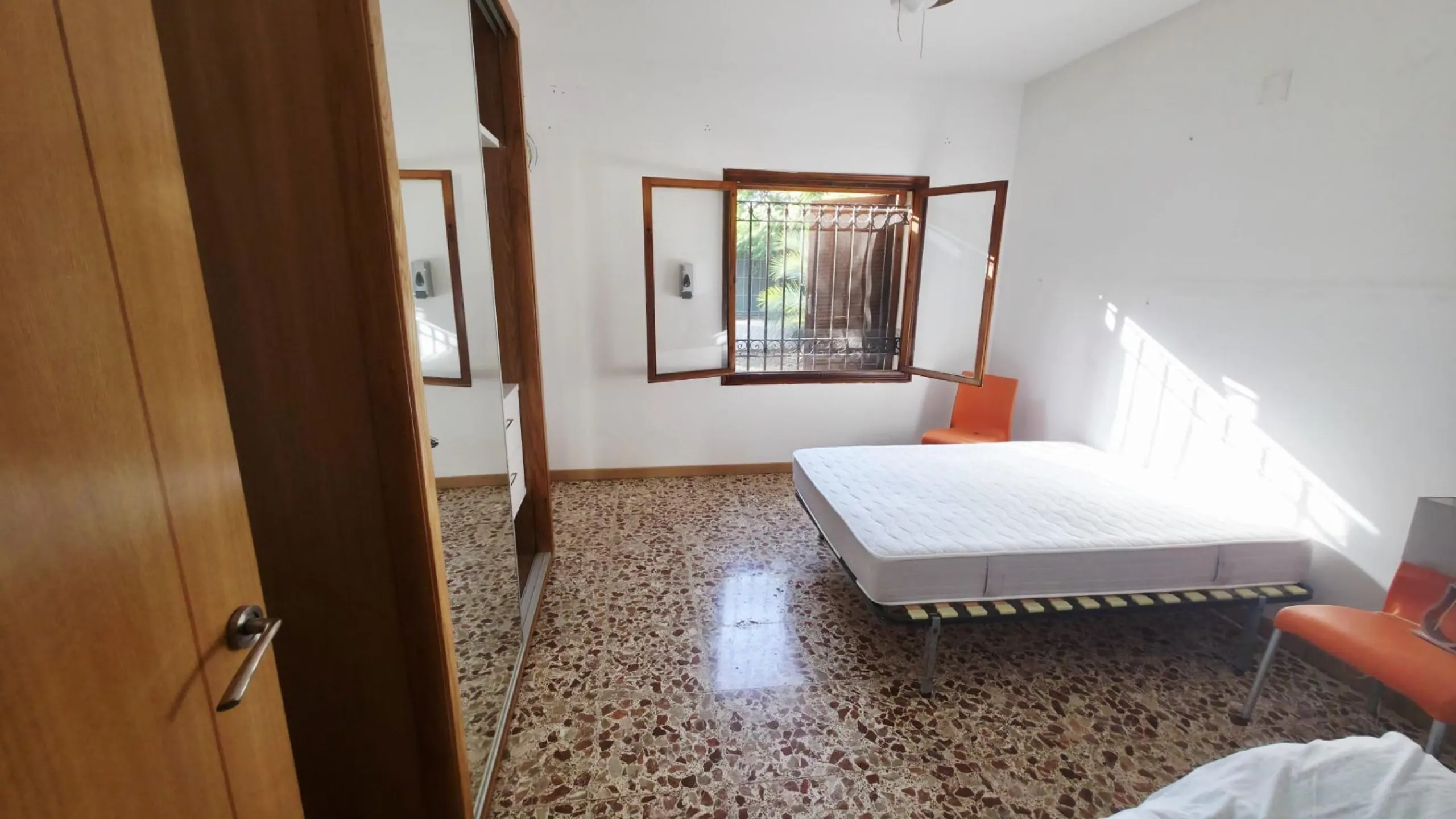 Magnífico chalet con amplias posibilidades en La Albufereta – Playa de San Juan (Alicante)