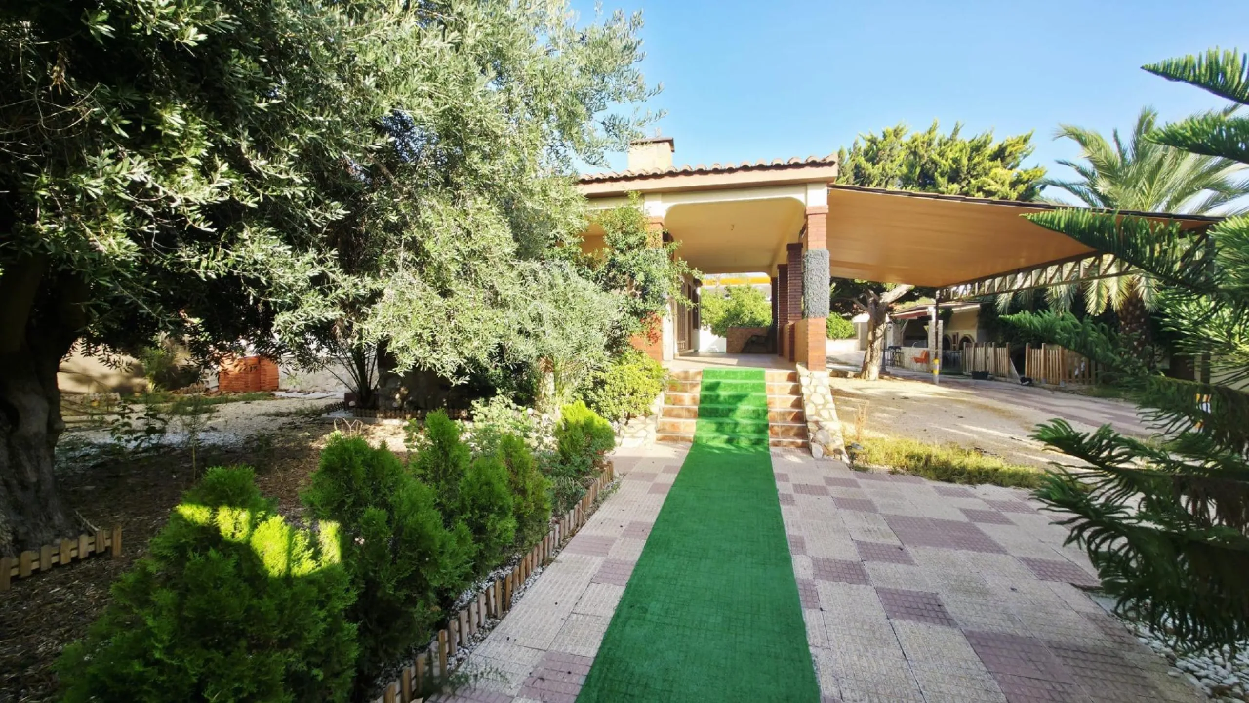 Magnífico chalet con amplias posibilidades en La Albufereta – Playa de San Juan (Alicante)