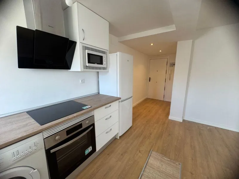PISO EN VENTA TOTALMENTE REFORMADO Y MUY LUMINOSO EN BARRIO DEL PILAR, MADRID