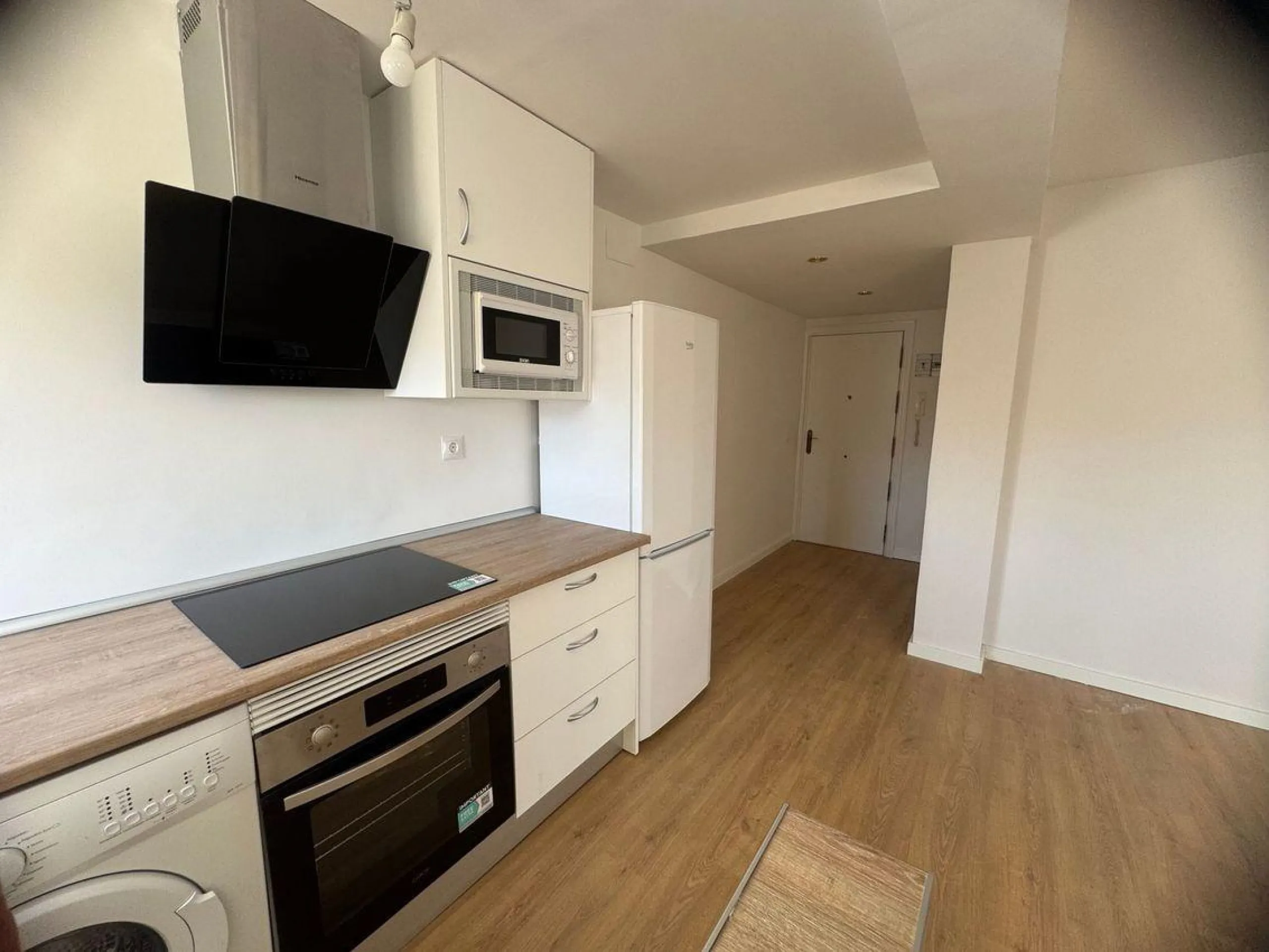 PISO EN VENTA TOTALMENTE REFORMADO Y MUY LUMINOSO EN BARRIO DEL PILAR, MADRID