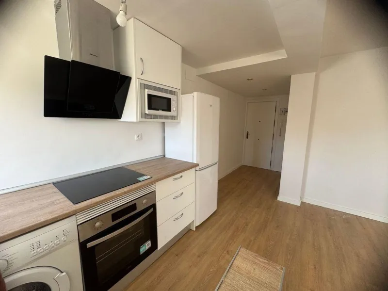 PISO EN VENTA TOTALMENTE REFORMADO Y MUY LUMINOSO EN BARRIO DEL PILAR, MADRID