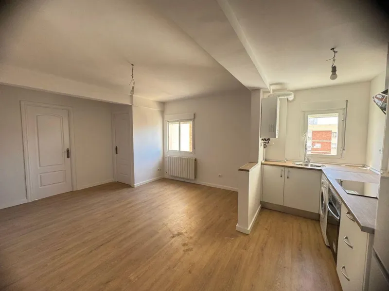 PISO EN VENTA TOTALMENTE REFORMADO Y MUY LUMINOSO EN BARRIO DEL PILAR, MADRID