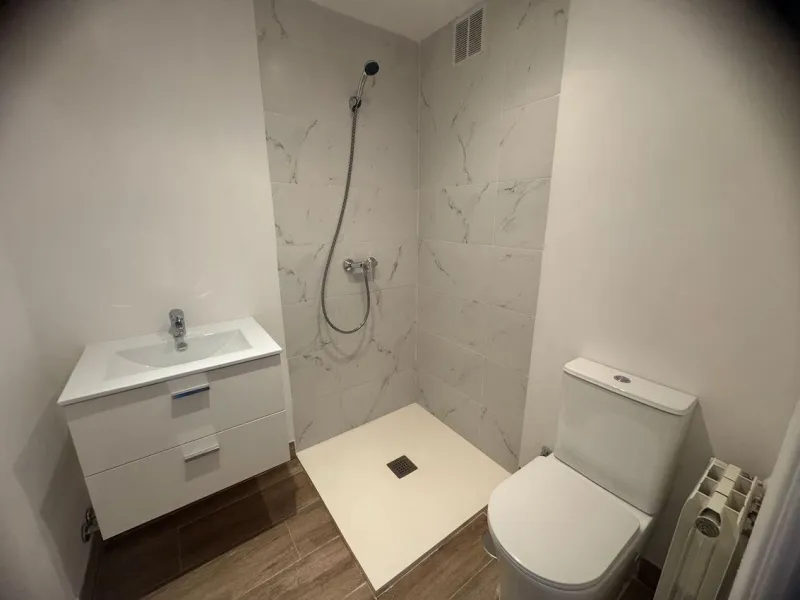 PISO EN VENTA TOTALMENTE REFORMADO Y MUY LUMINOSO EN BARRIO DEL PILAR, MADRID