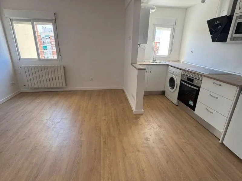 PISO EN VENTA TOTALMENTE REFORMADO Y MUY LUMINOSO EN BARRIO DEL PILAR, MADRID